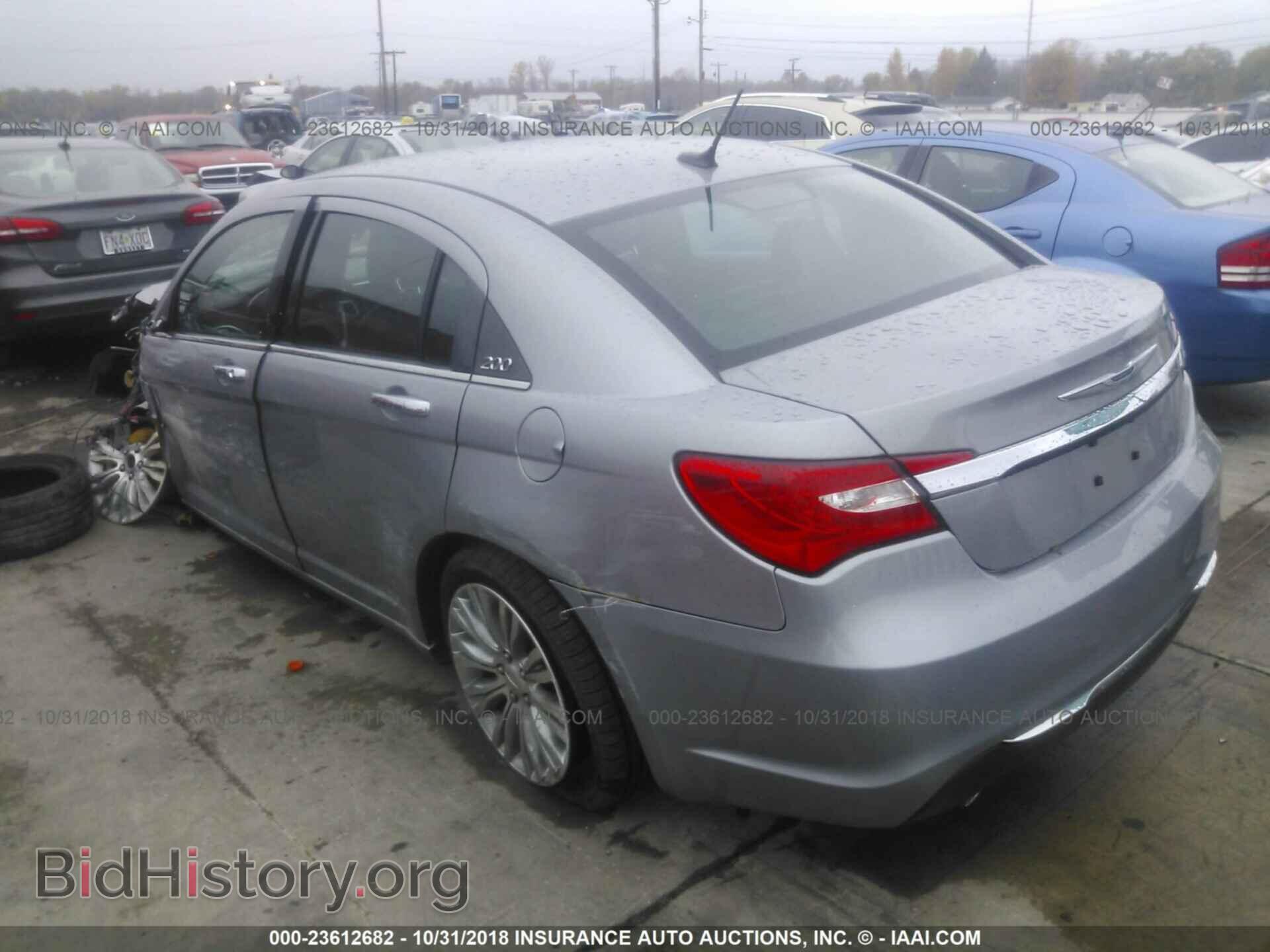 2013 CHRYSLER 200 - VIN: 1C3CCBCG0DN598189 - Фото 3