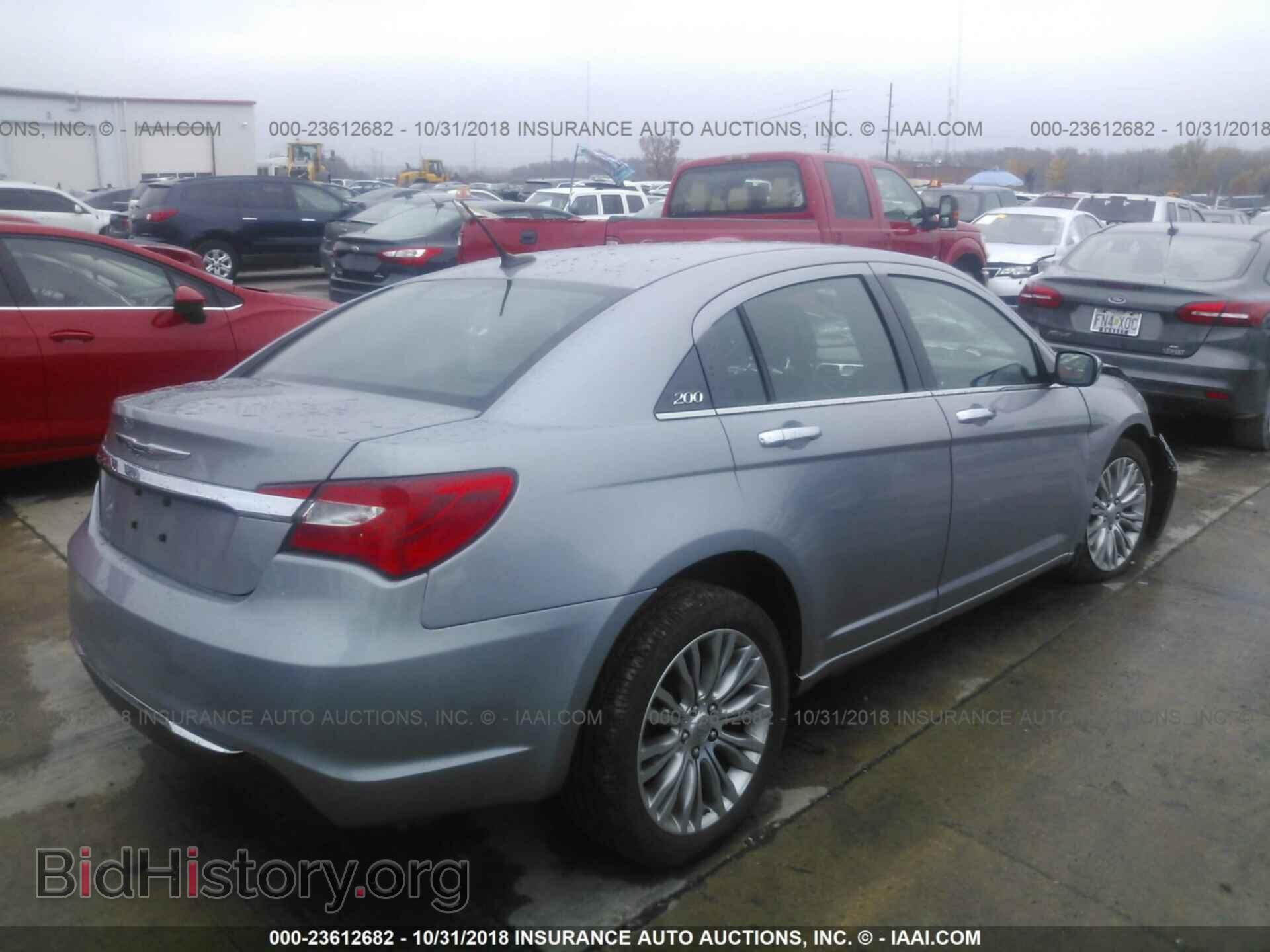 2013 CHRYSLER 200 - VIN: 1C3CCBCG0DN598189 - Фото 4