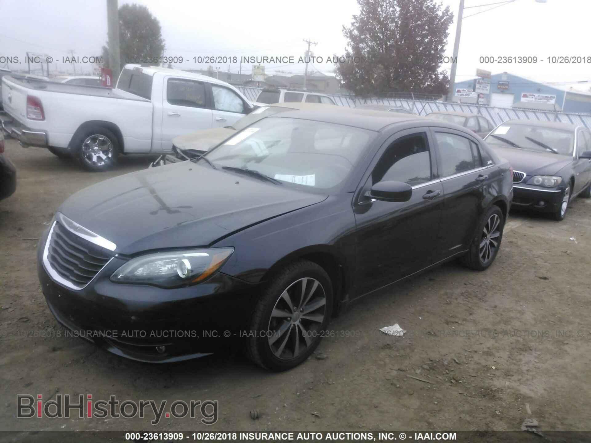 2013 Chrysler 200 - VIN: 1C3CCBBB1DN679160 - Photo 2