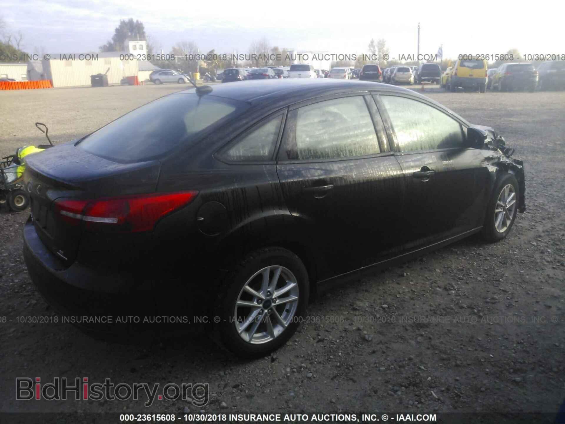 2016 Ford Focus - VIN: 1FADP3F29GL339183 - Photo 4