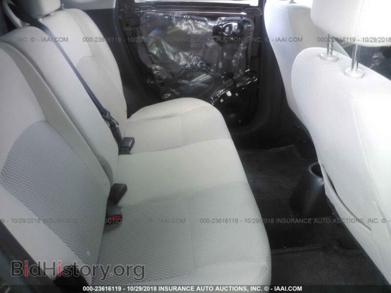 2017 Nissan VERSA NOTE (VIN 3N1CE2CP2HL358110) — photo 8 of 10