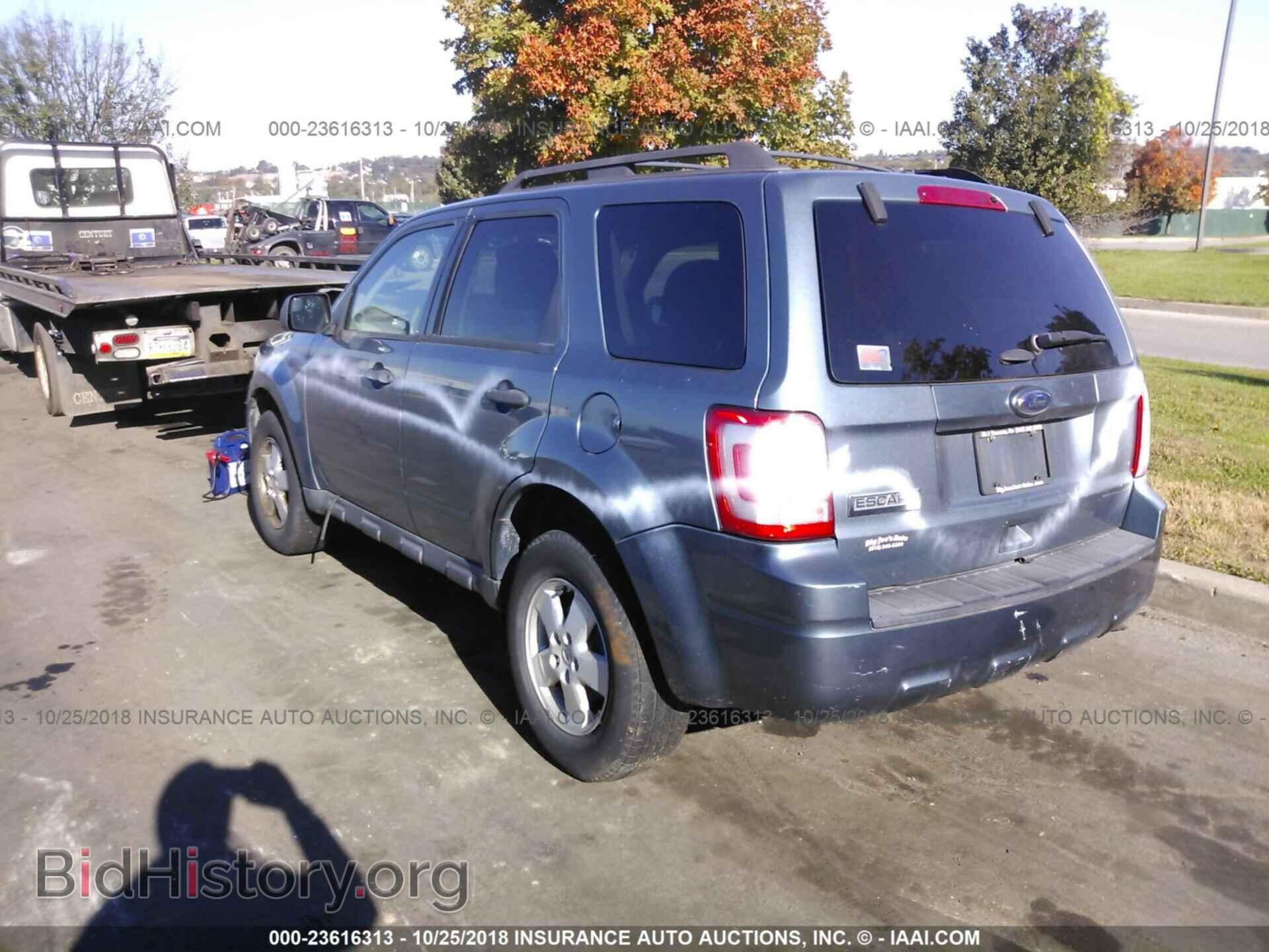 2011 FORD ESCAPE - VIN: 1FMCU0C74BKC42903 - Фото 3