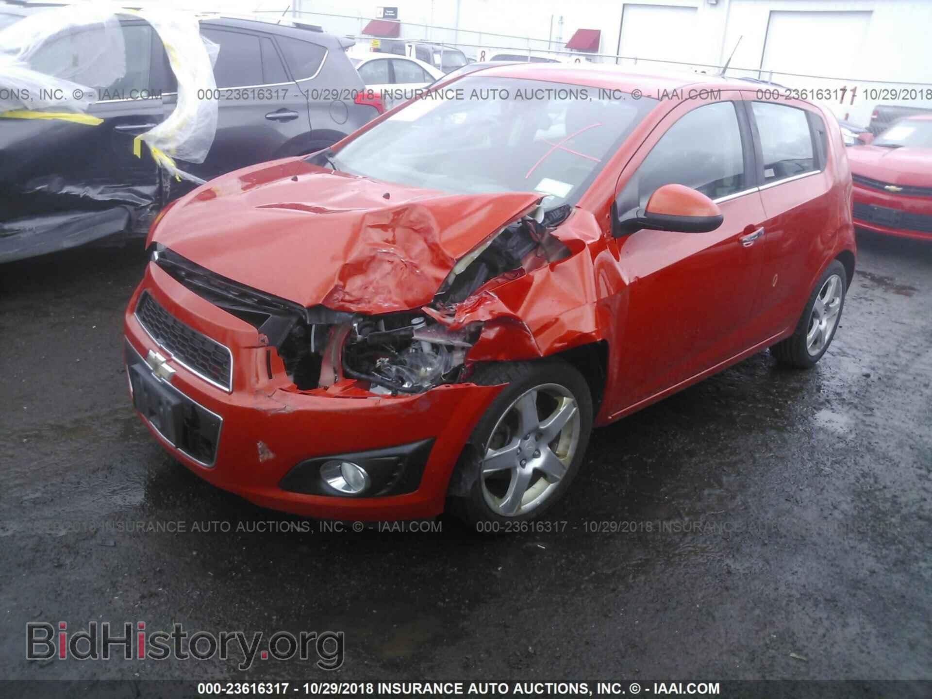 2013 Chevrolet Sonic - VIN: 1G1JE6SG4D4201751 - Фото 2