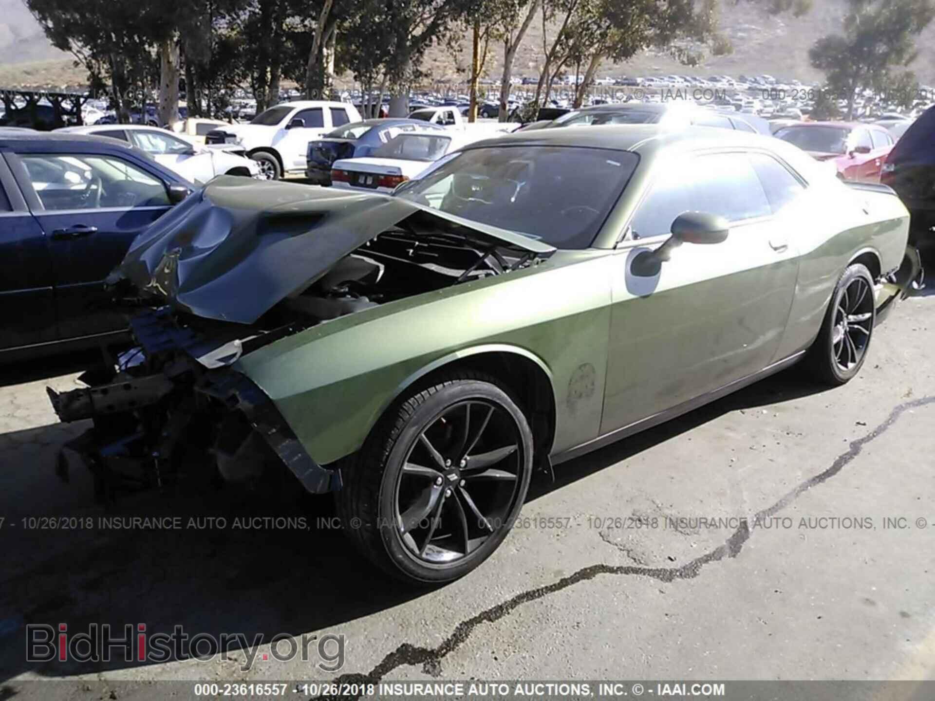 2018 Dodge Challenger - VIN: 2C3CDZAG5JH215005 - Photo 2
