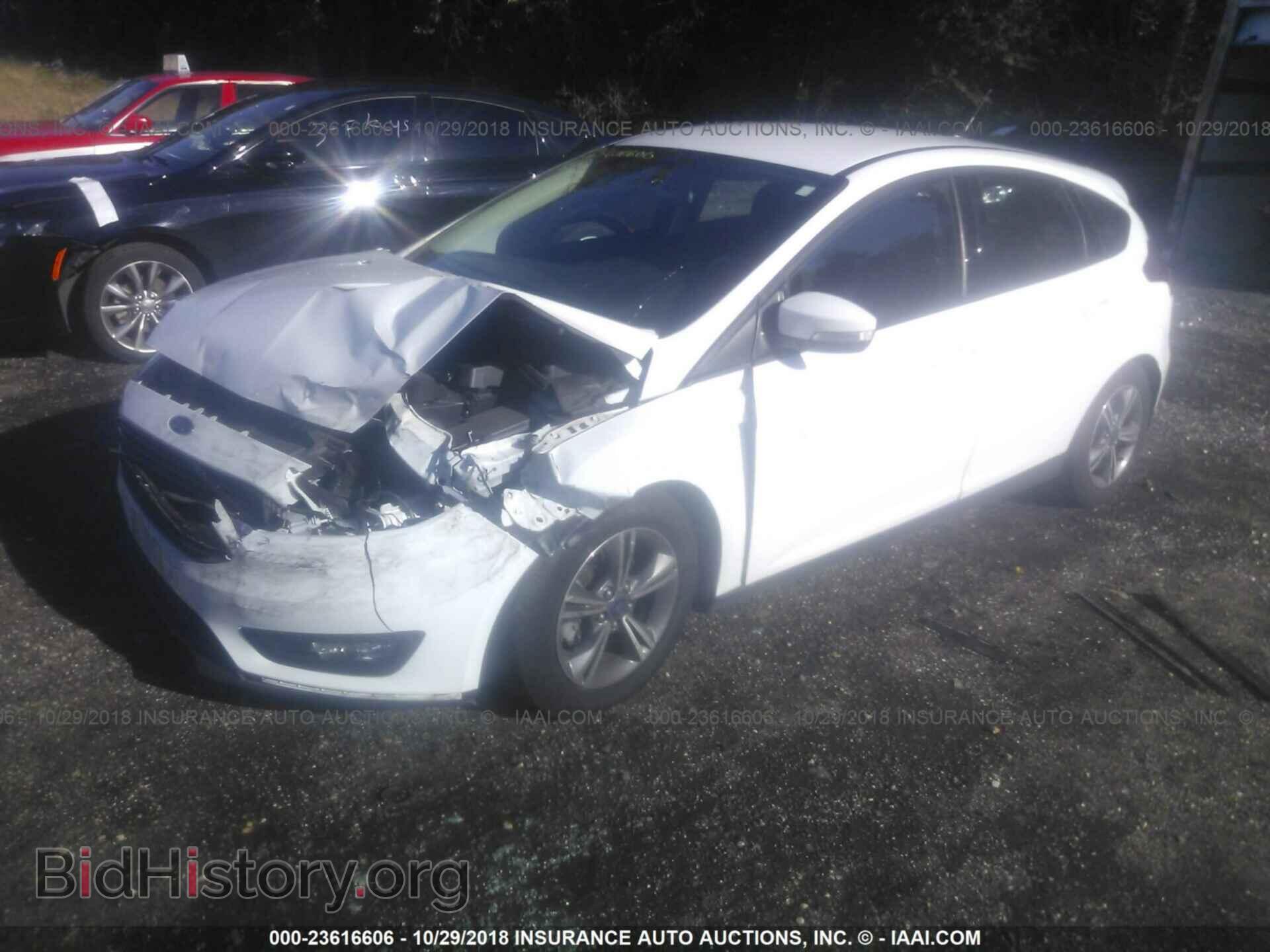 2016 Ford Focus - VIN: 1FADP3KE0GL385906 - Фото 2