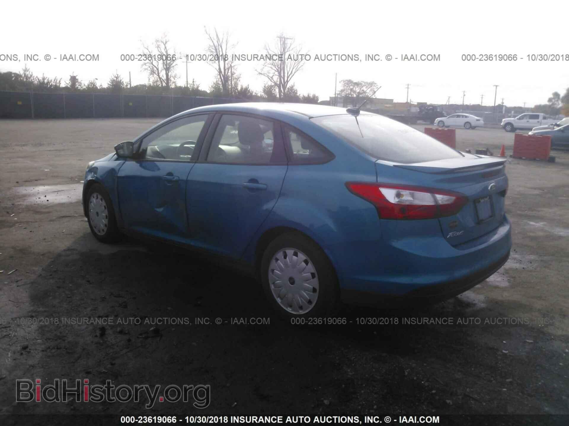 2012 Ford Focus - VIN: 1FAHP3F27CL267041 - Photo 3