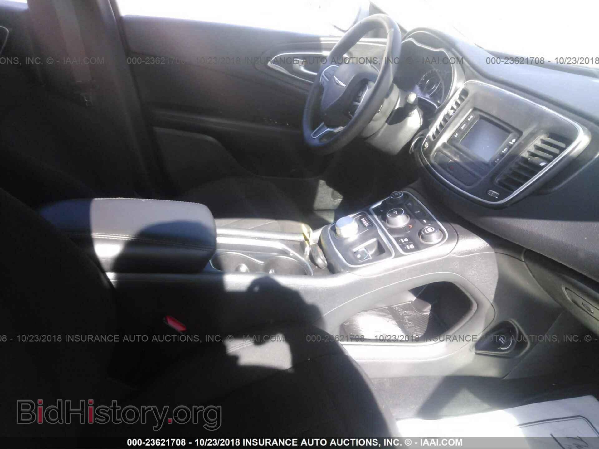 2016 Chrysler 200 - VIN: 1C3CCCFB3GN185953 - Фото 5