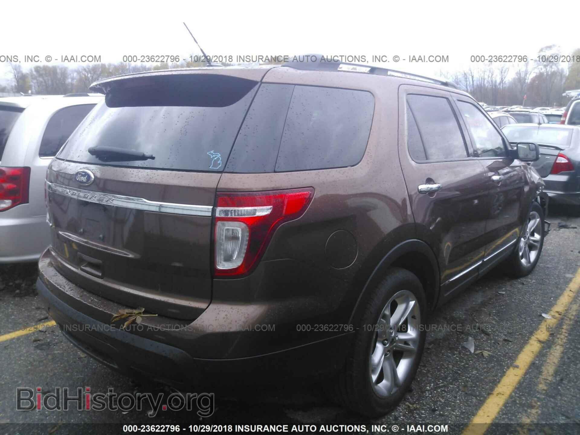 2011 Ford Explorer - VIN: 1FMHK7F89BGA76275 - Photo 4