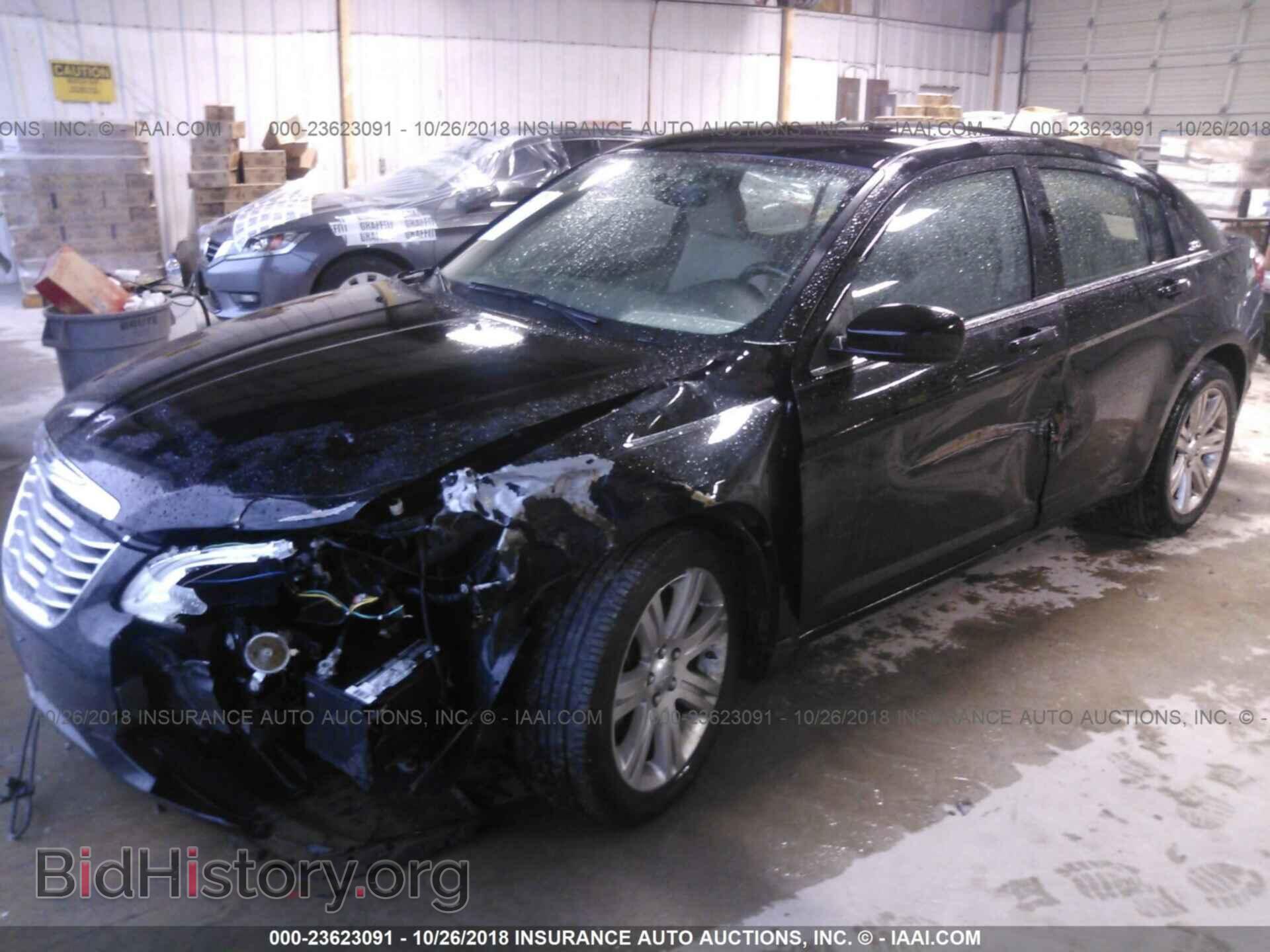 2013 CHRYSLER 200 - VIN: 1C3CCBBB2DN597597 - Фото 2