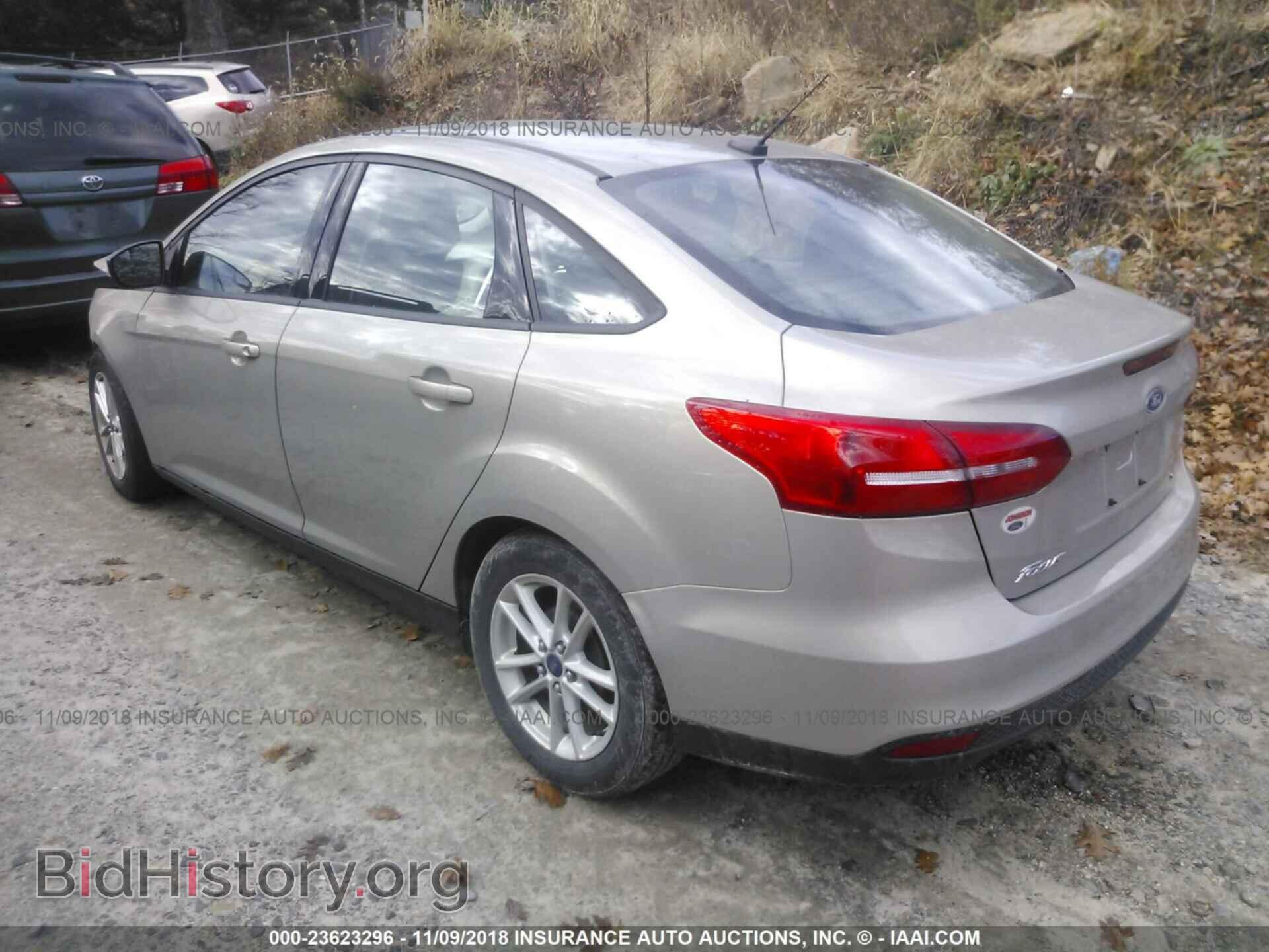 2015 Ford Focus - VIN: 1FADP3F28FL237677 - Photo 3