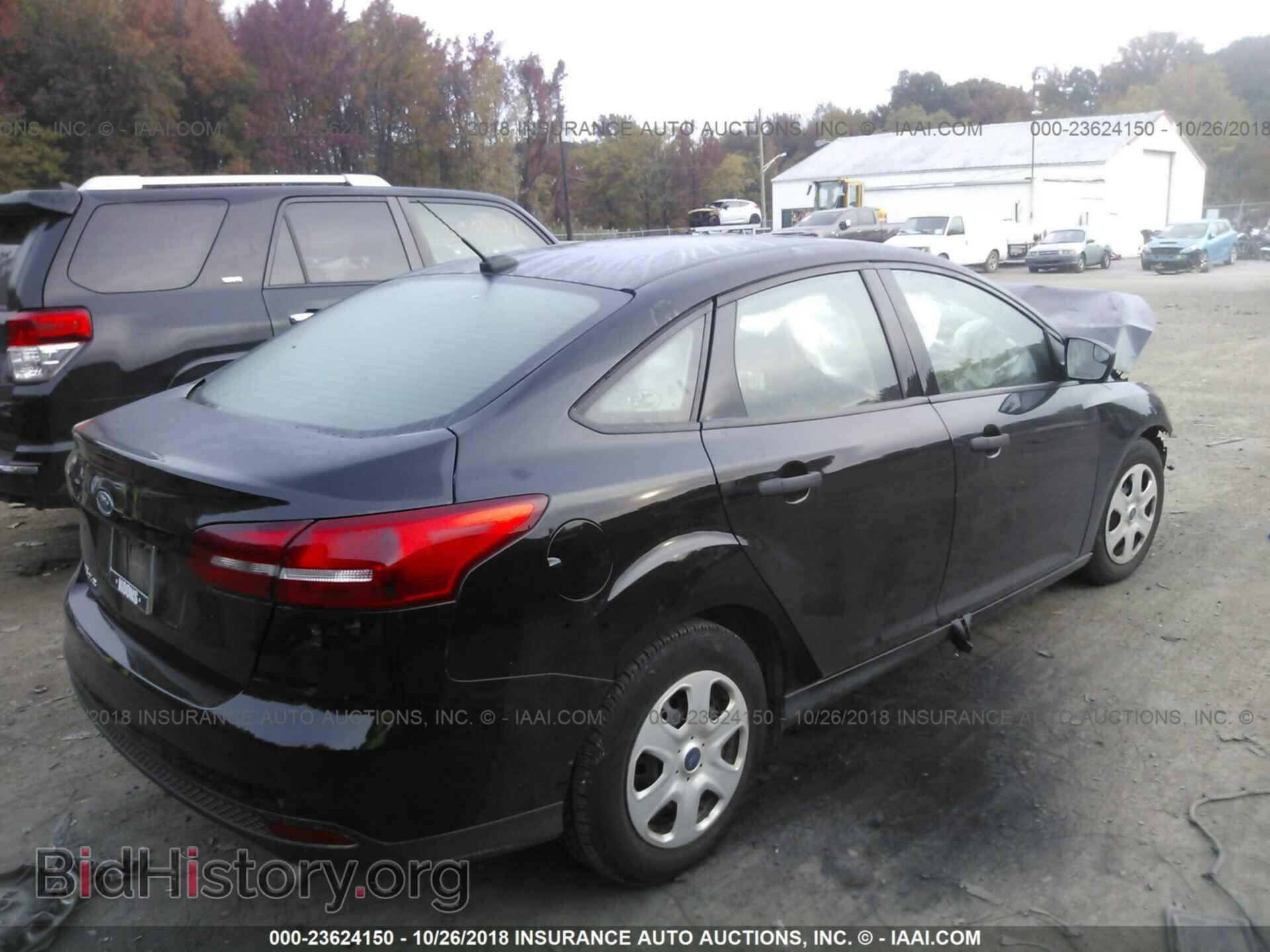 2017 Ford Focus - VIN: 1FADP3E2XHL252315 - Фото 4