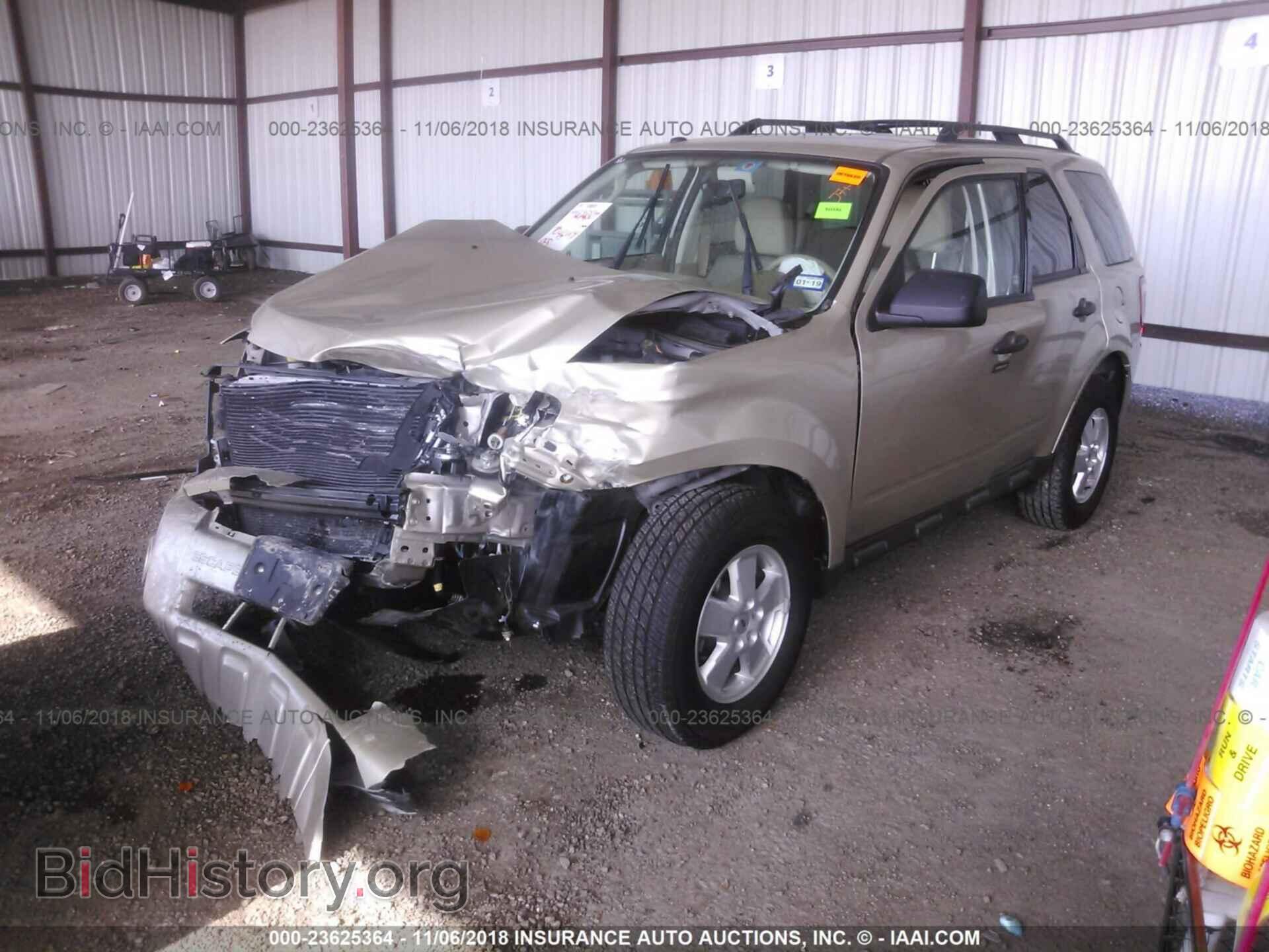 2011 Ford Escape - VIN: 1FMCU0DG5BKB65019 - Photo 2