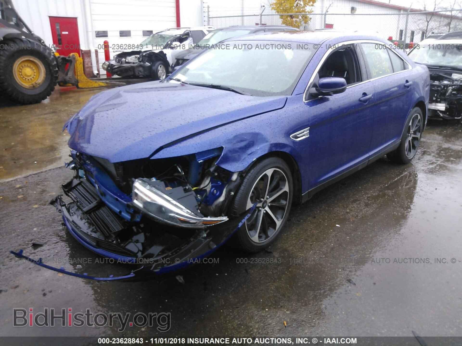 2014 Ford Taurus - VIN: 1FAHP2E81EG121343 - Фото 2