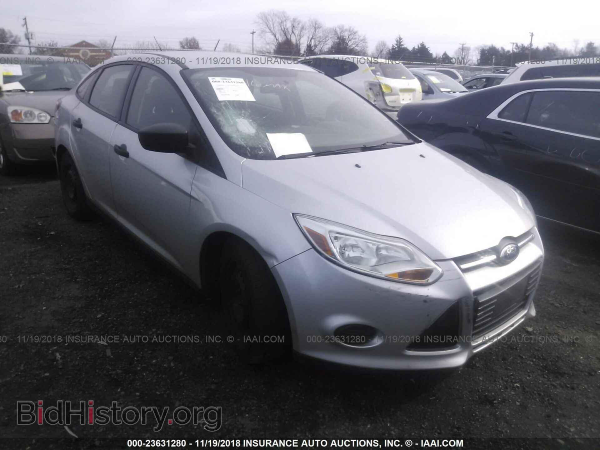 Фотография 1FAHP3E28CL129560 - Ford Focus 2012