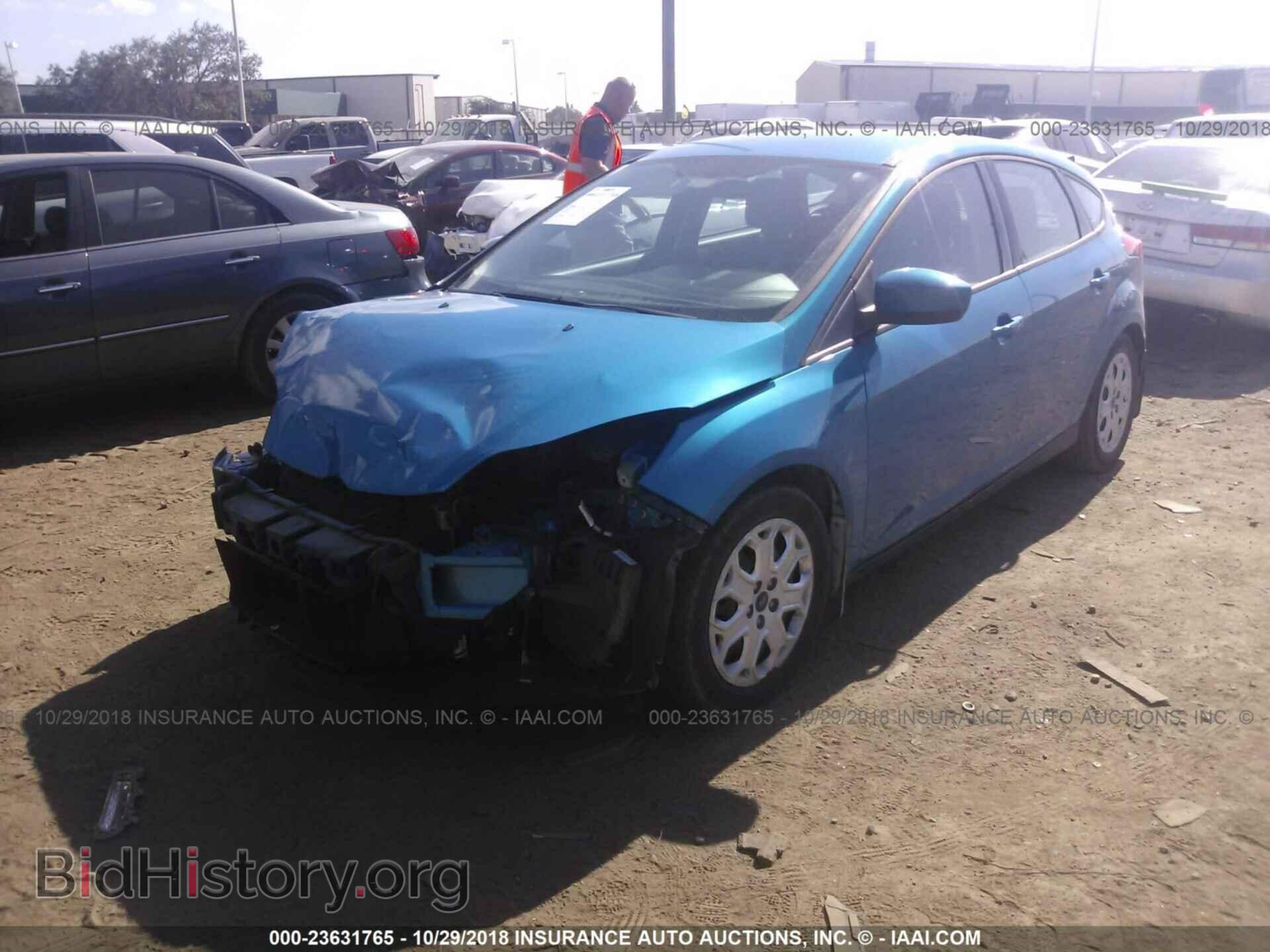 2012 Ford Focus - VIN: 1FAHP3K27CL287084 - Photo 2