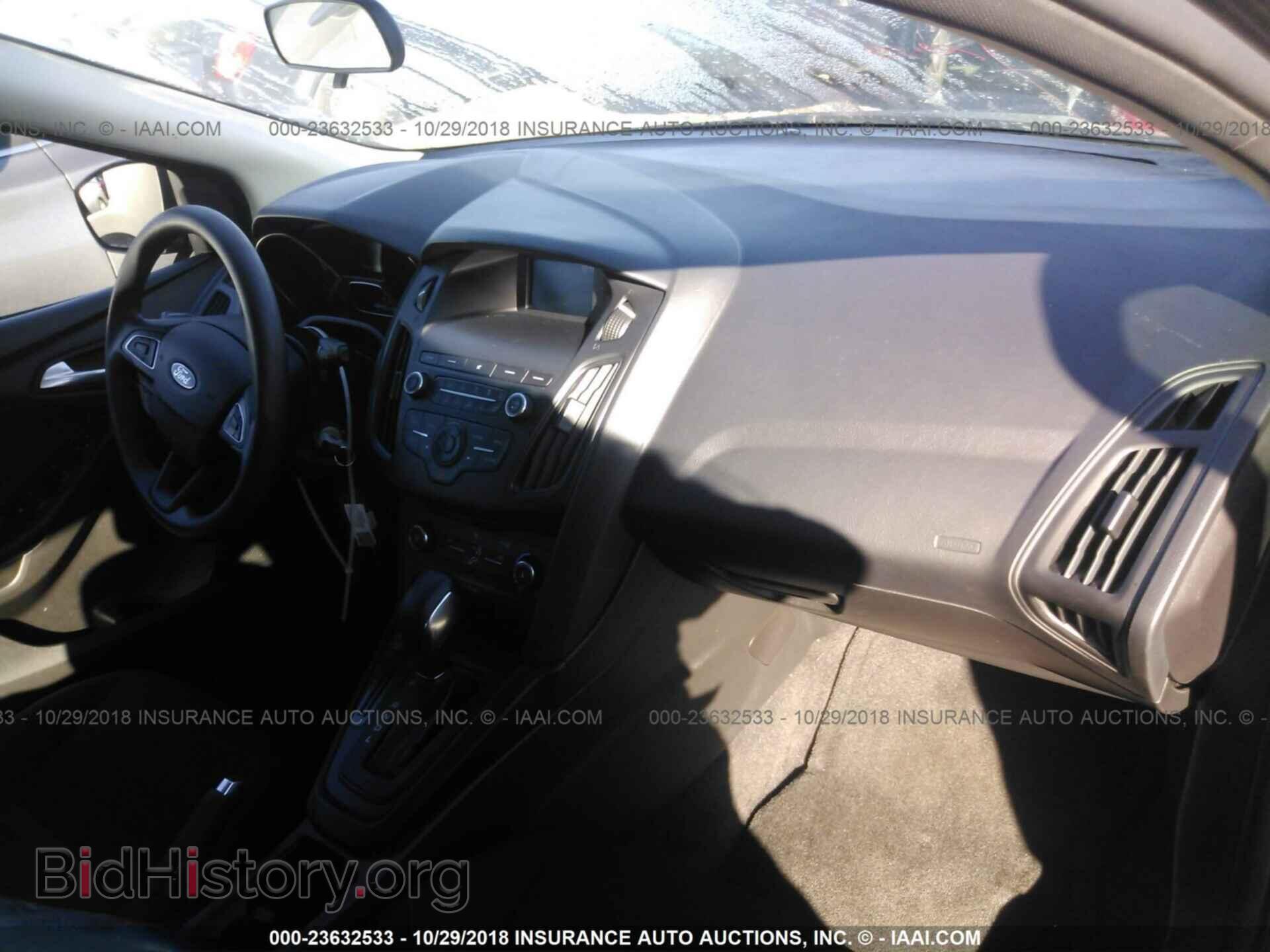 2018 Ford Focus - VIN: 1FADP3K24JL272201 - Фото 5