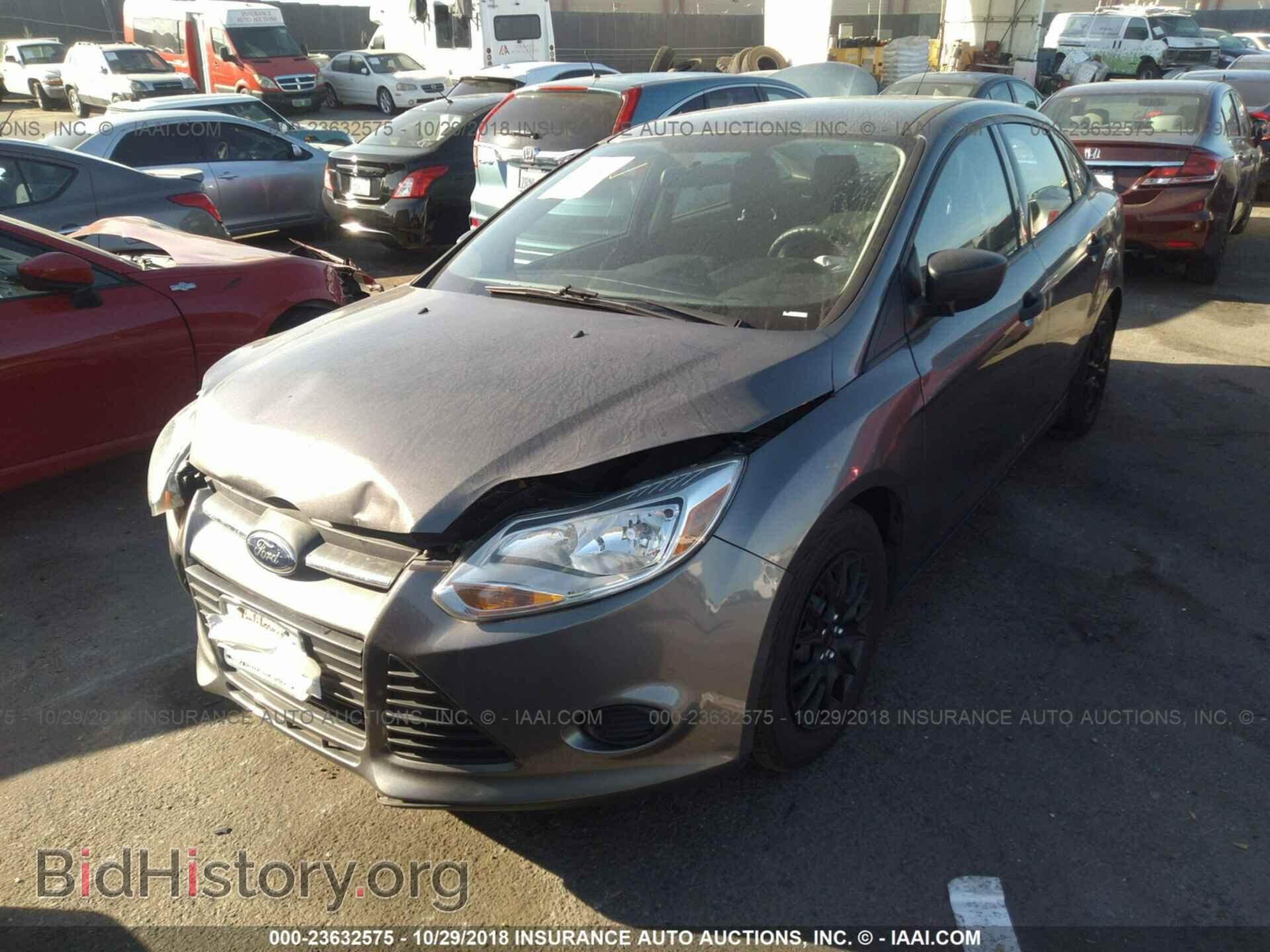 2014 Ford Focus - VIN: 1FADP3E25EL110837 - Фото 2