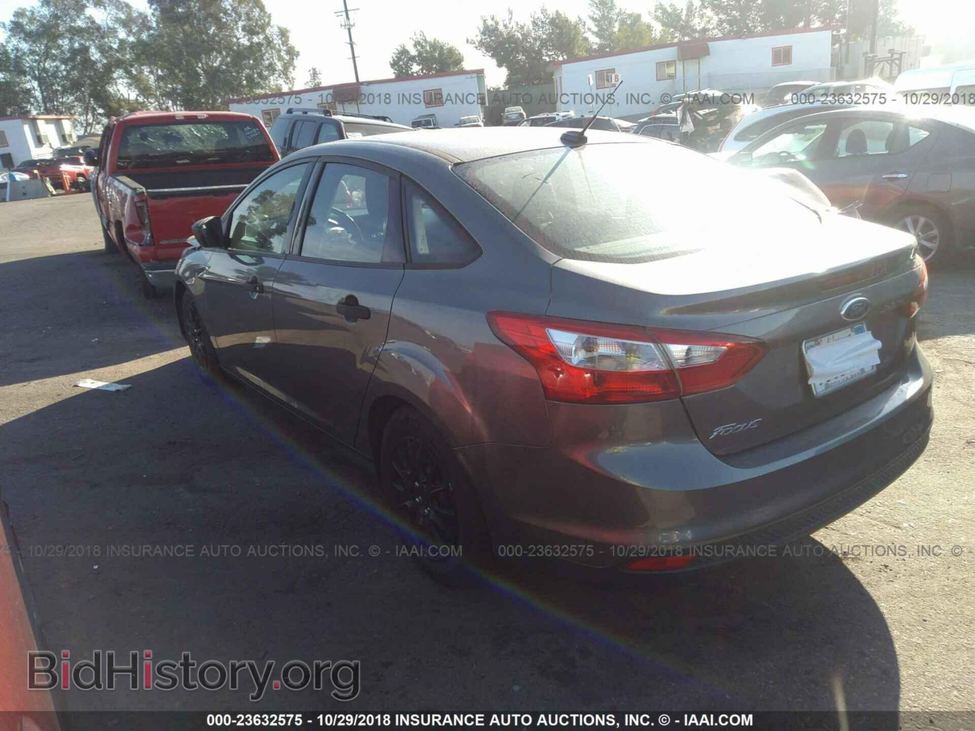 2014 Ford Focus - VIN: 1FADP3E25EL110837 - Фото 3