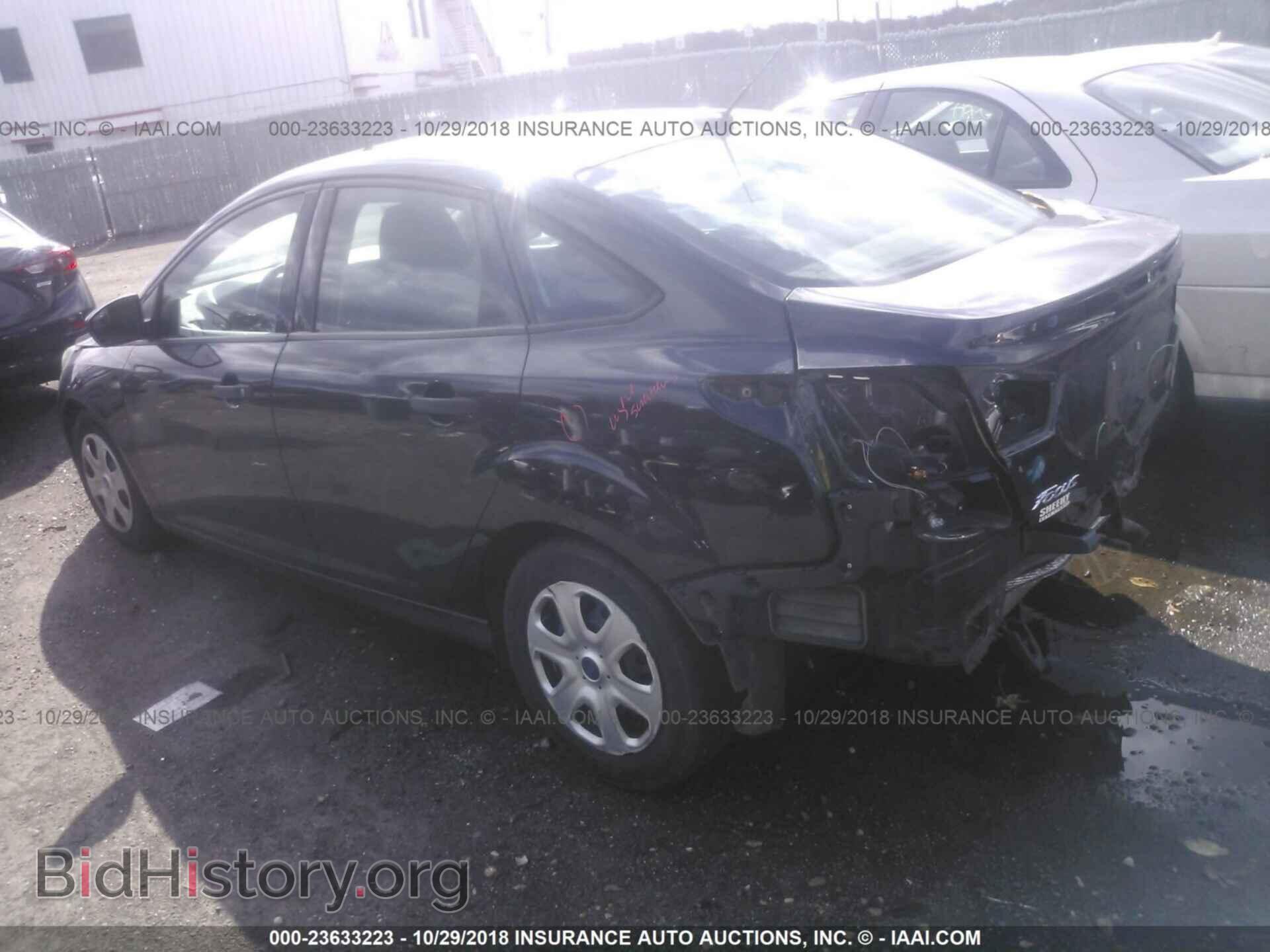 2012 Ford Focus - VIN: 1FAHP3E25CL390564 - Photo 3