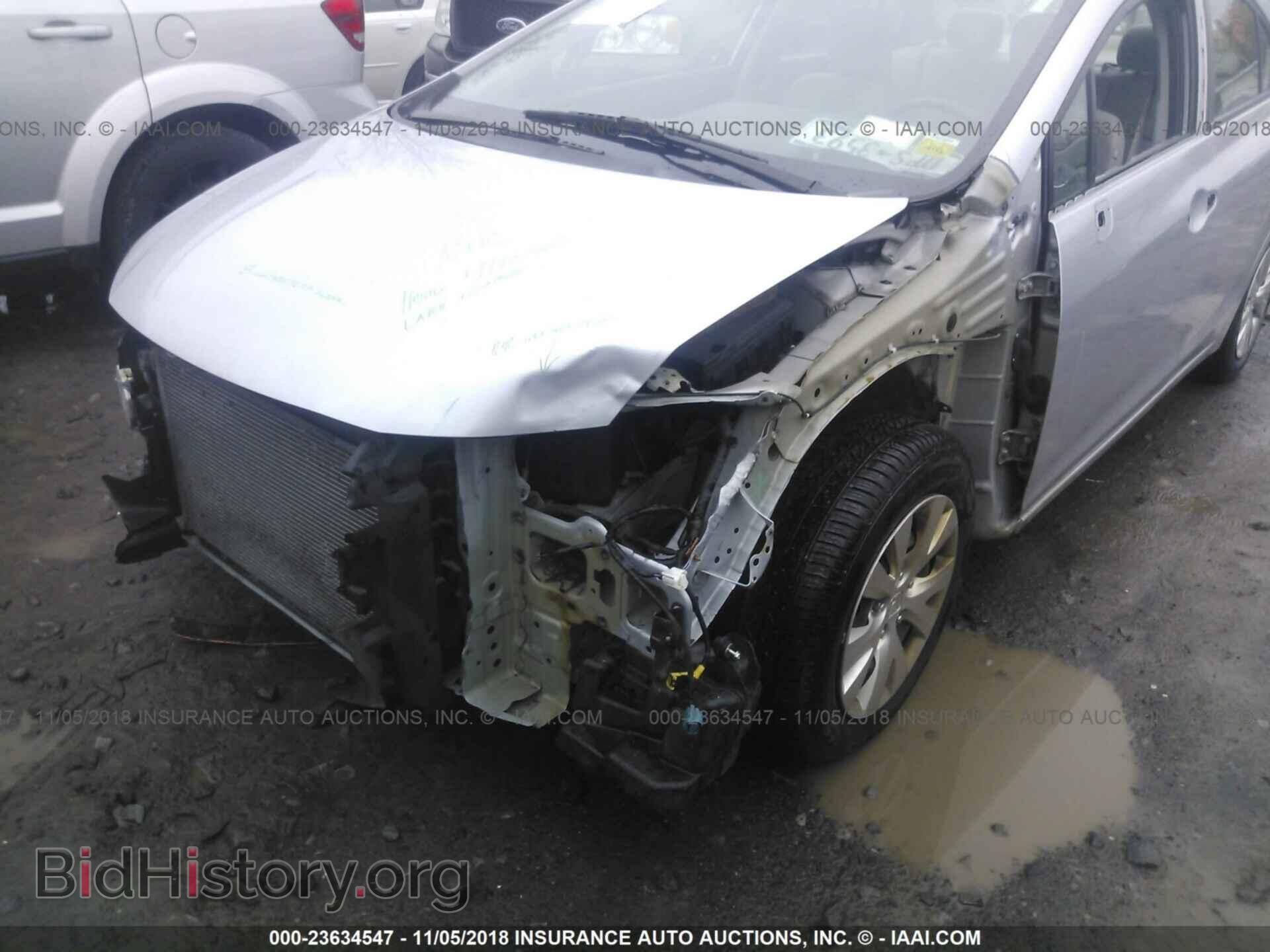 2012 Honda Civic - VIN: 2HGFB2F51CH584946 - Photo 6