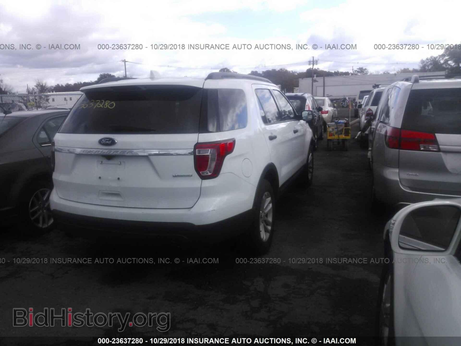 2017 Ford Explorer - VIN: 1FM5K7BH4HGD23865 - Фото 4