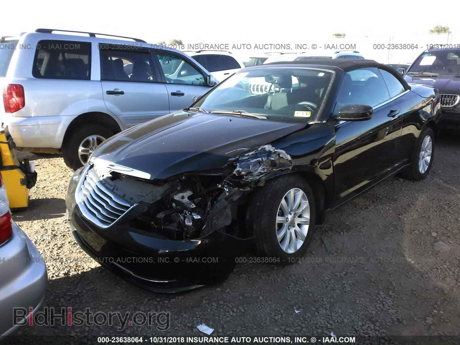 2014 Chrysler 200 - VIN: 1C3BCBEG4EN150418 - Photo 2