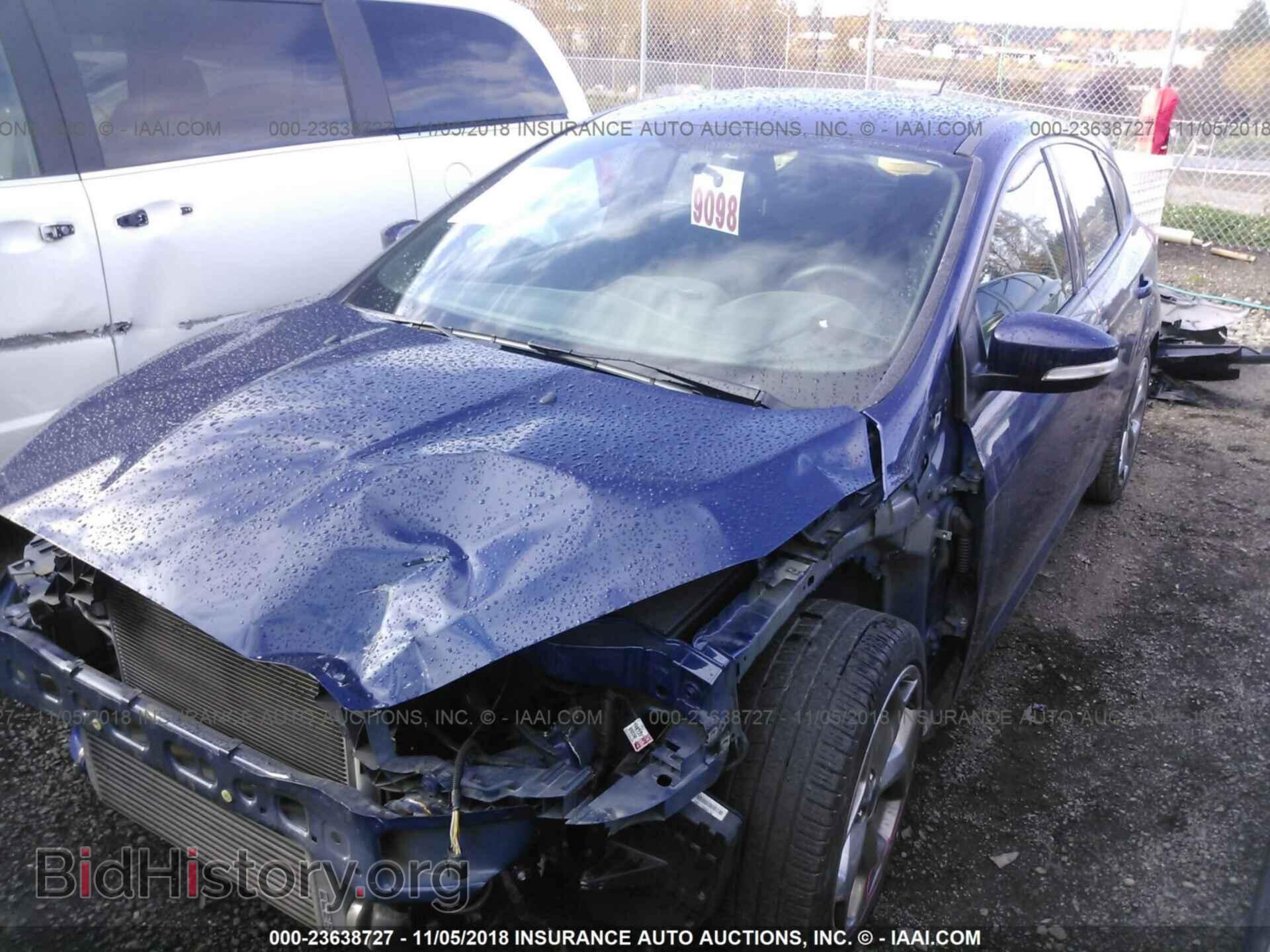 2016 Ford Focus - VIN: 1FADP3L94GL315729 - Photo 2