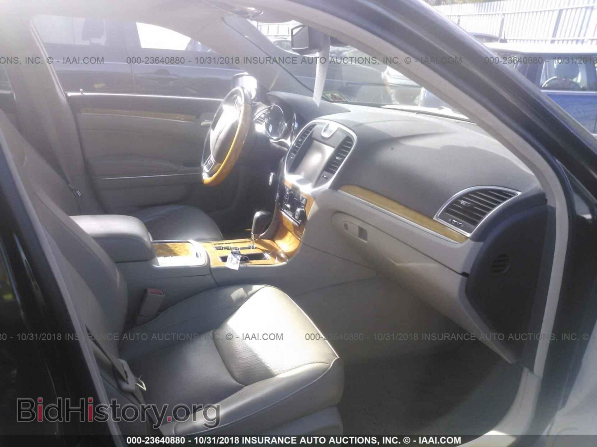 2012 CHRYSLER 300C - VIN: 2C3CCAET1CH209636 - Фото 5