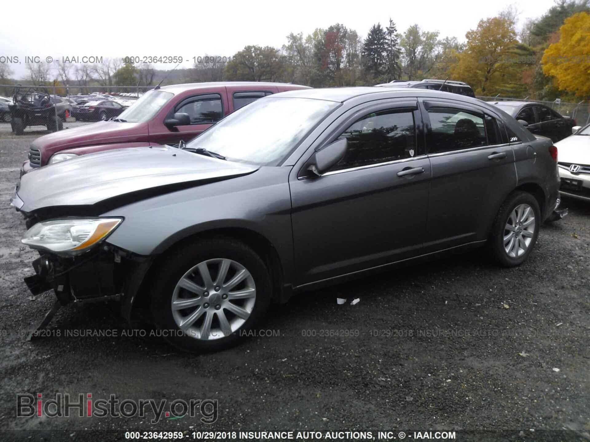 2013 Chrysler 200 - VIN: 1C3CCBBB2DN676994 - Photo 2