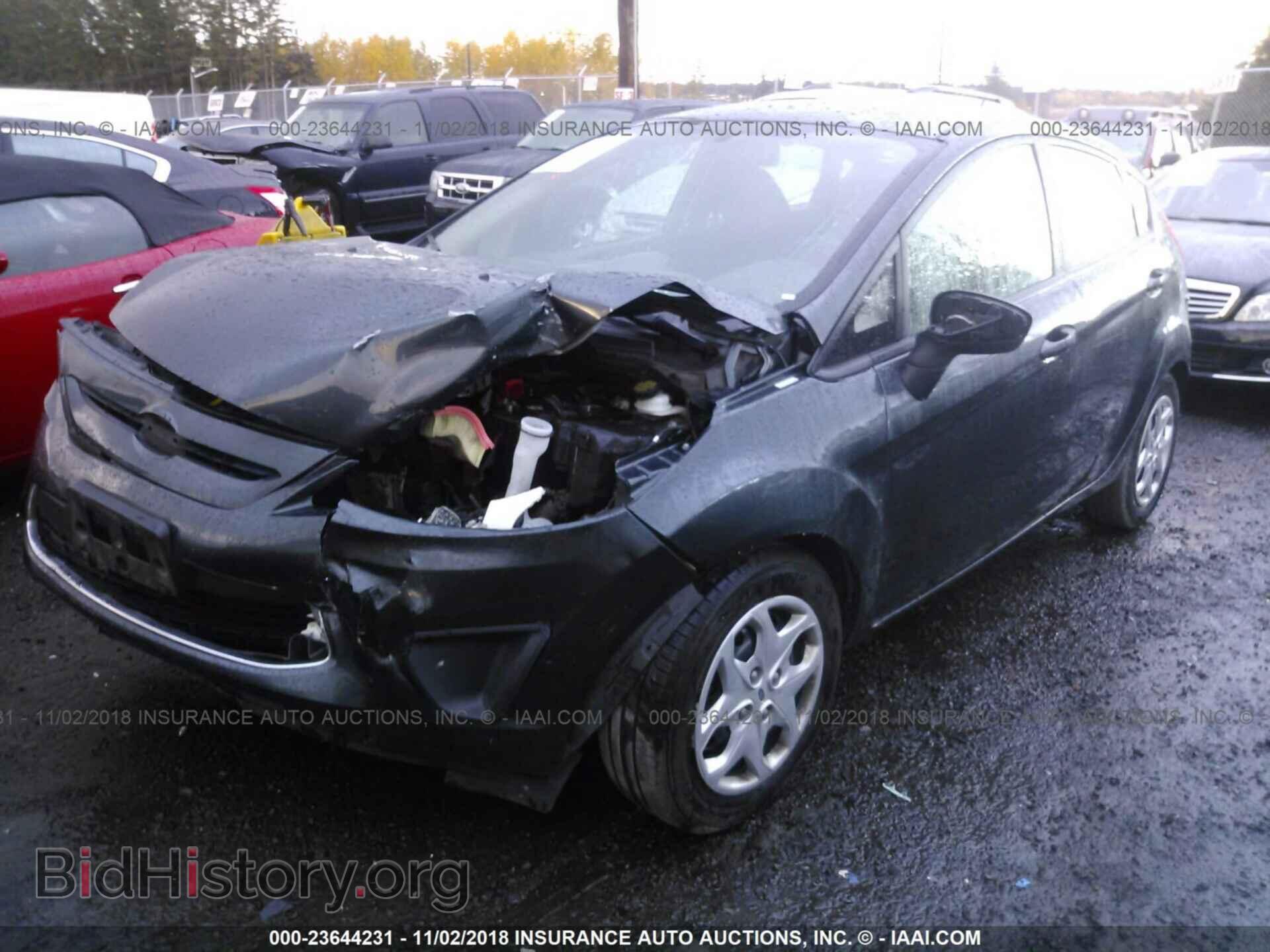2011 Ford Fiesta - VIN: 3FADP4EJ8BM130040 - Фото 2
