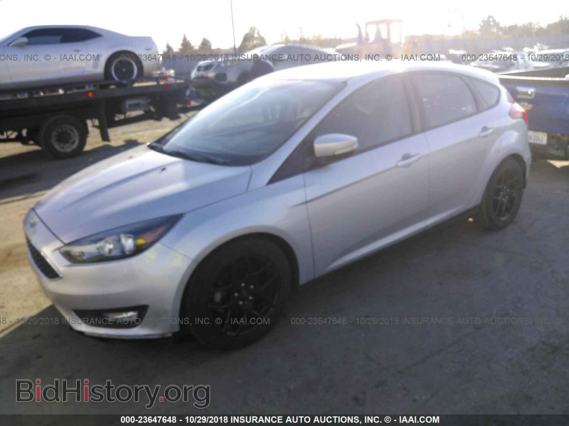 2016 Ford Focus - VIN: 1FADP3K20GL330636 - Photo 2