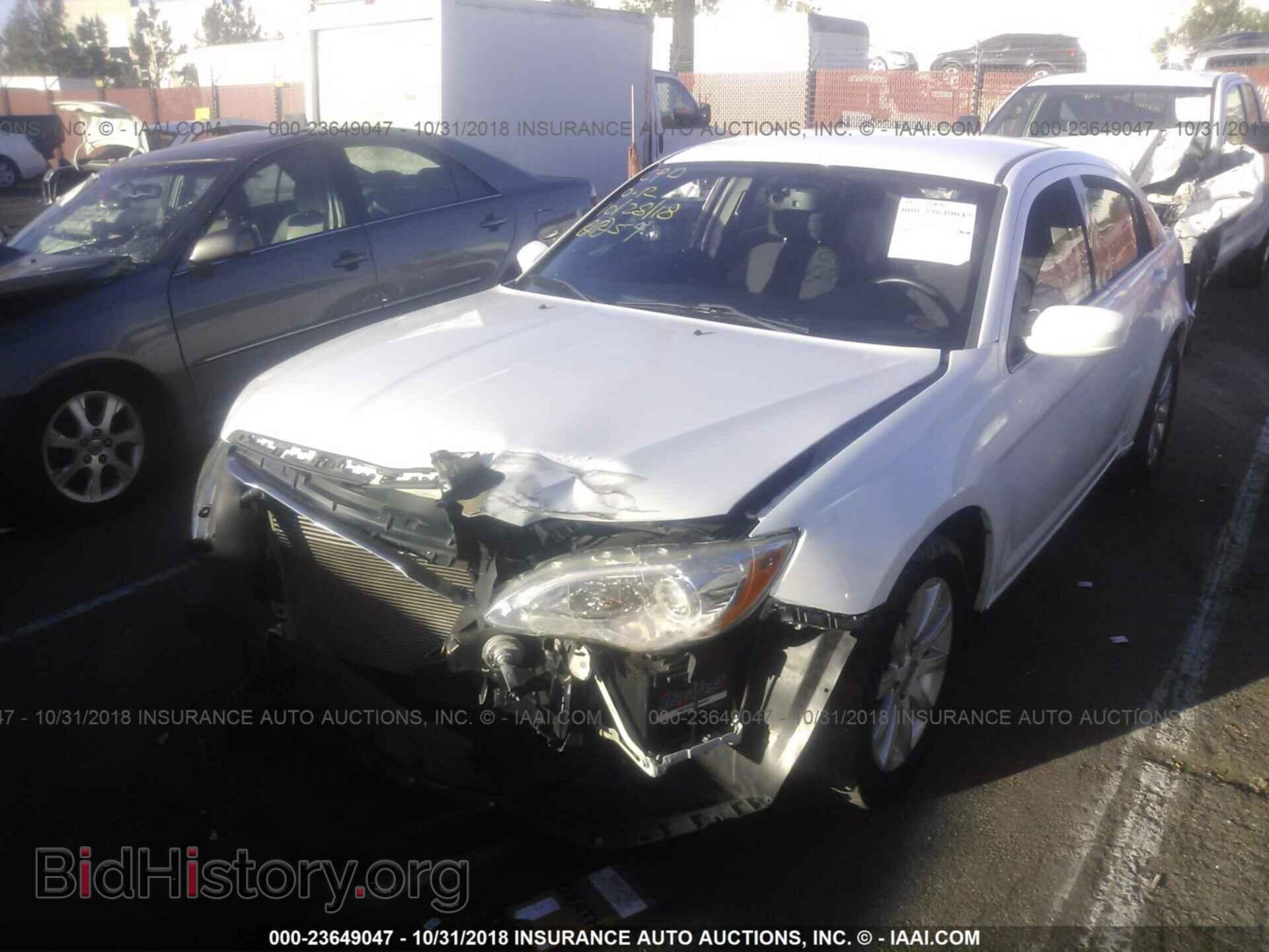 2013 Chrysler 200 - VIN: 1C3CCBBB0DN723505 - Photo 2