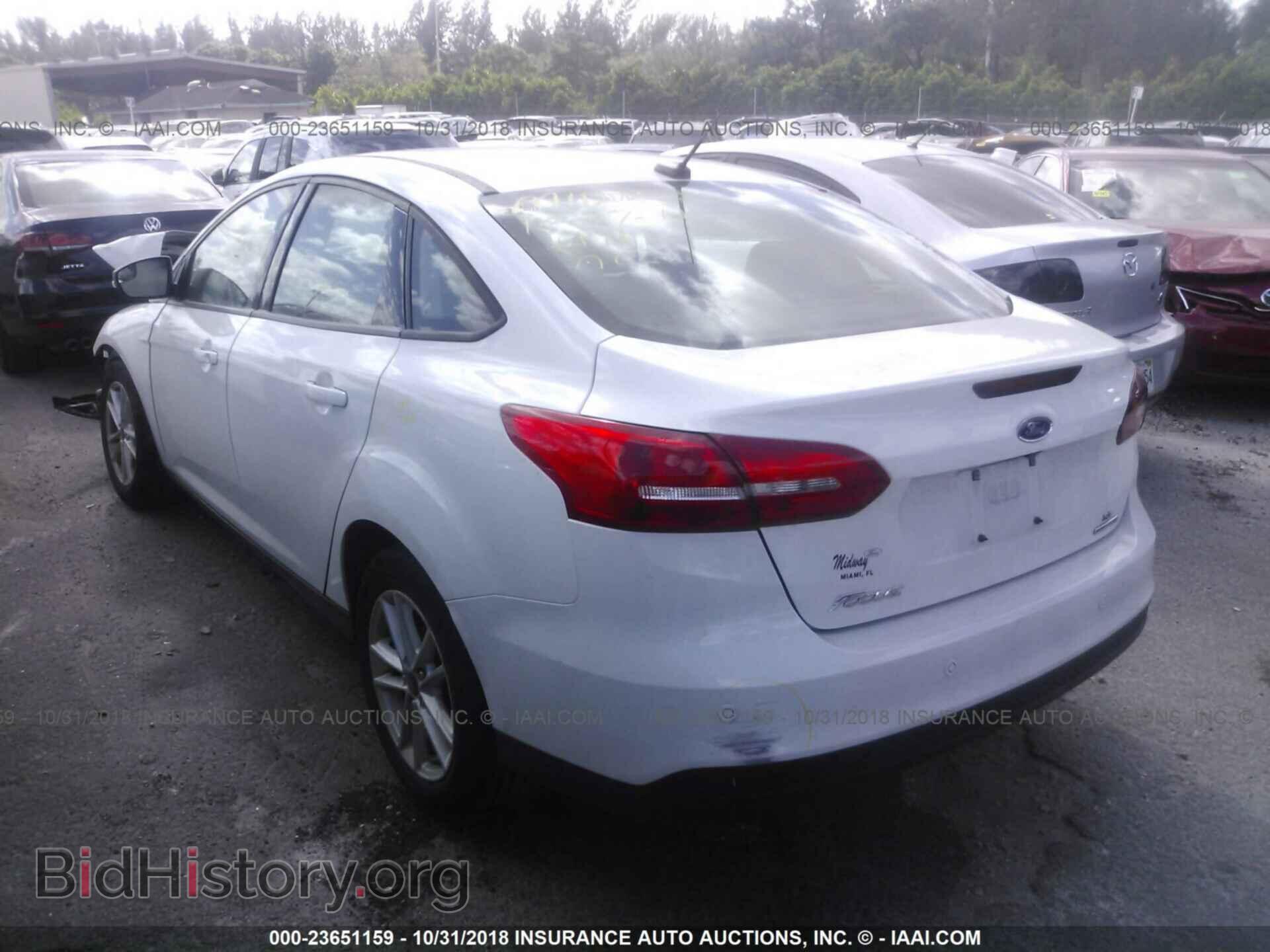 2016 Ford Focus - VIN: 1FADP3F2XGL385606 - Photo 3