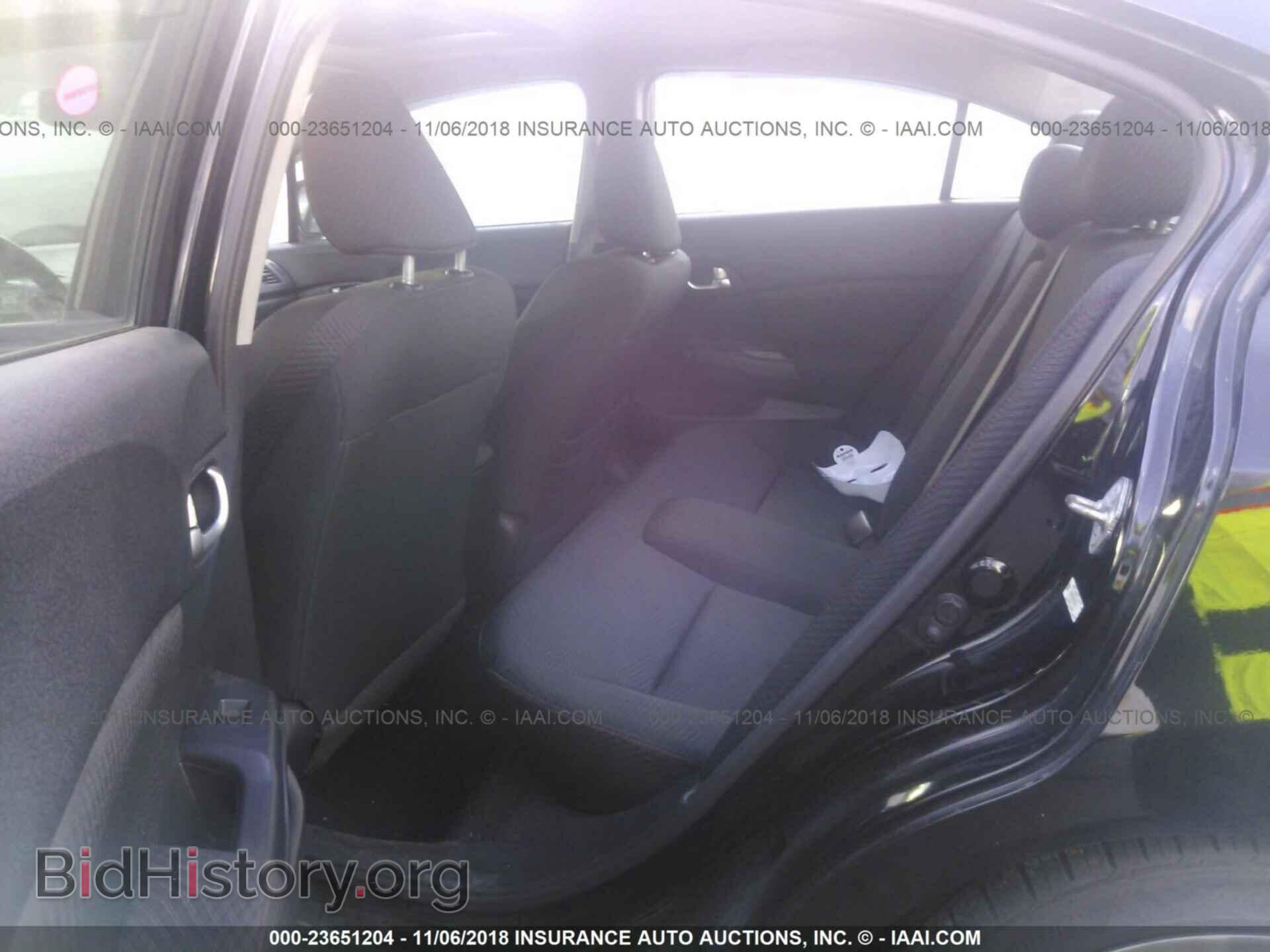 2012 Honda Civic - VIN: 2HGFB6E52CH703516 - Photo 8