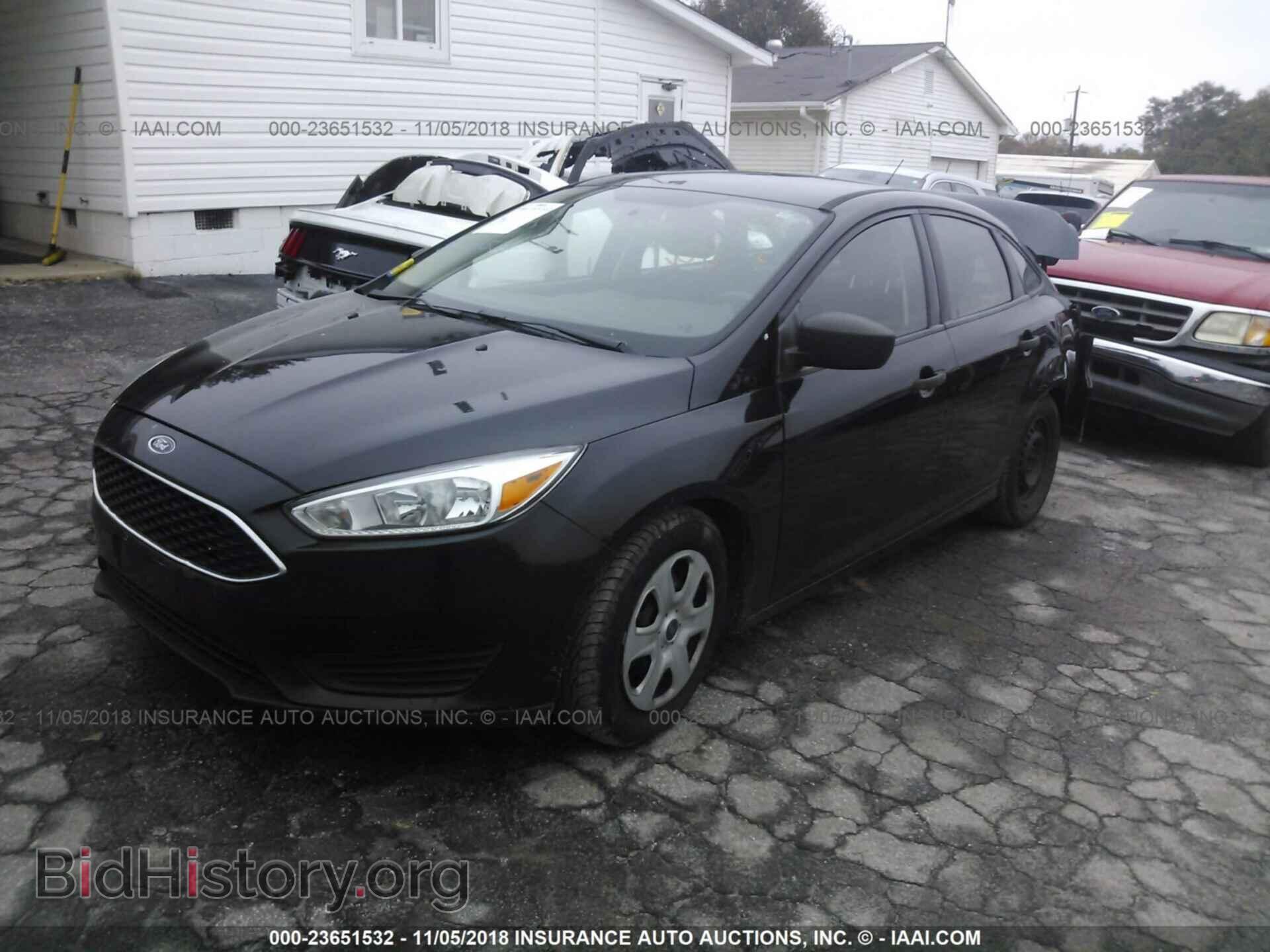 2015 Ford Focus - VIN: 1FADP3E22FL327943 - Photo 2