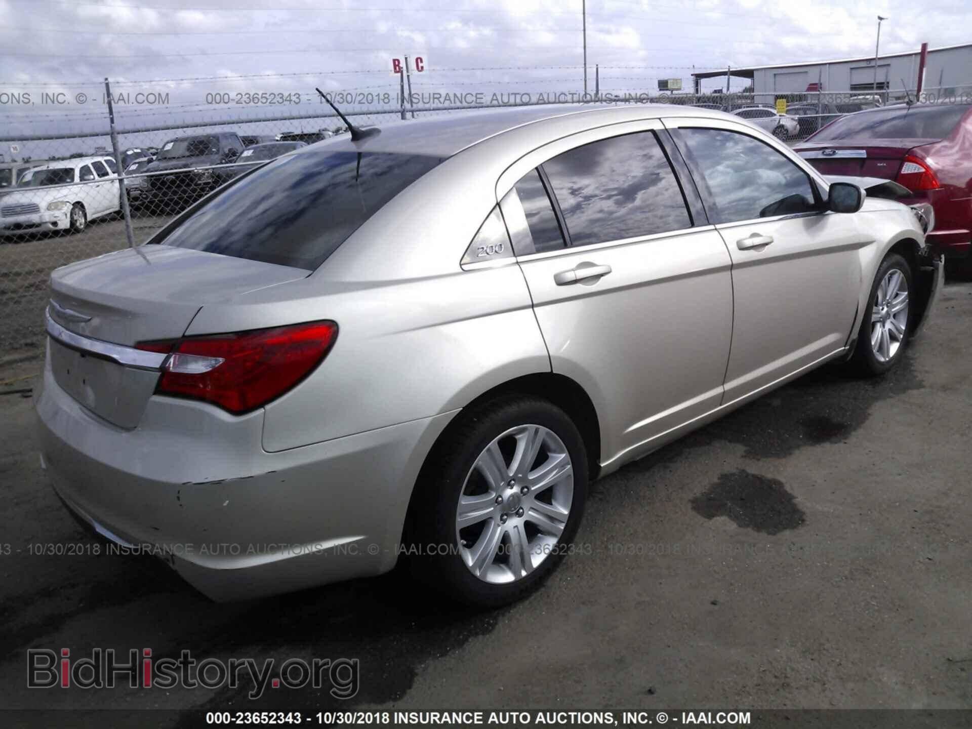 2013 Chrysler 200 - VIN: 1C3CCBBBXDN764126 - Photo 4