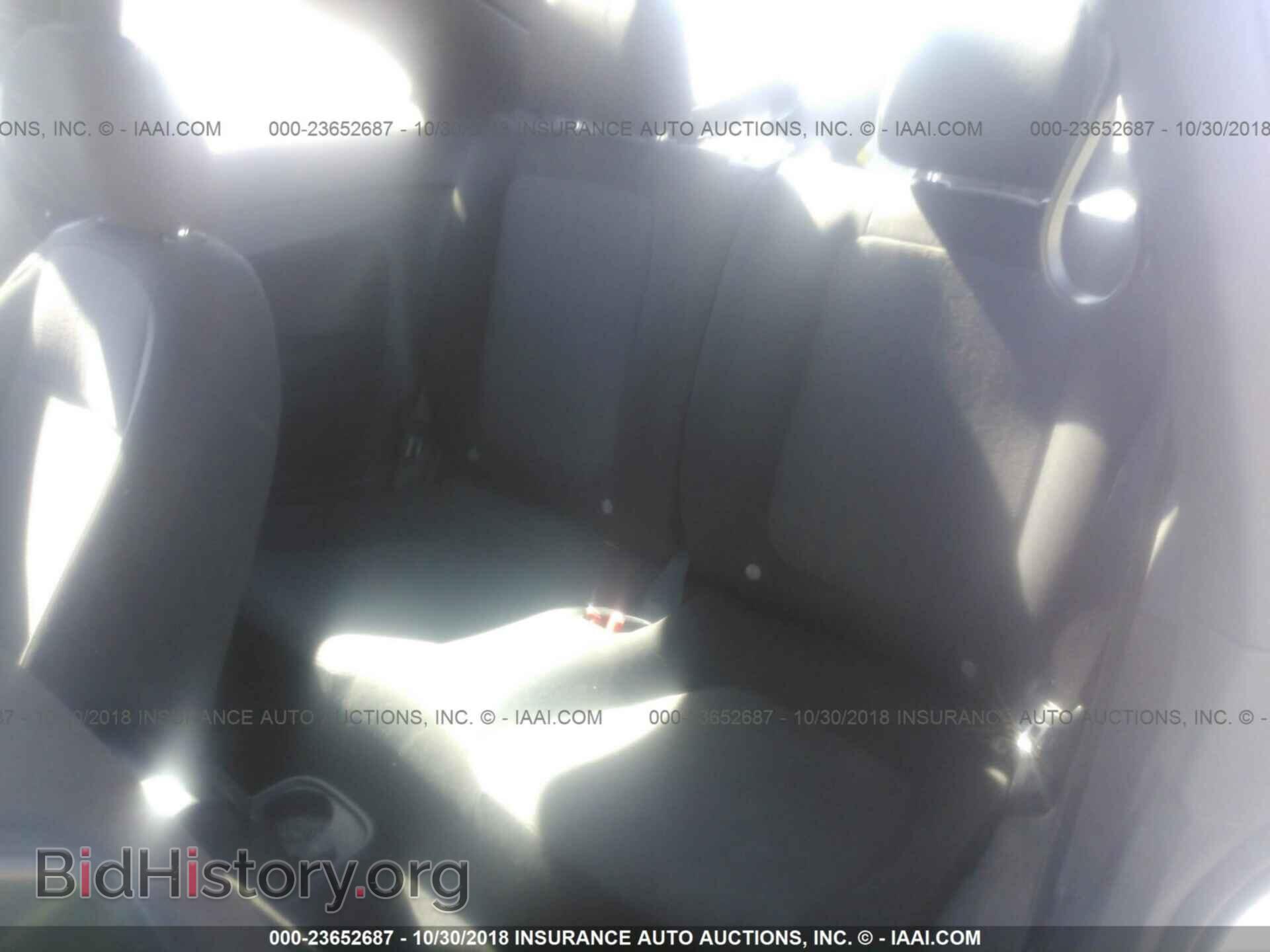 2013 Volkswagen Beetle - VIN: 3VWFP7AT1DM645845 - Фото 8
