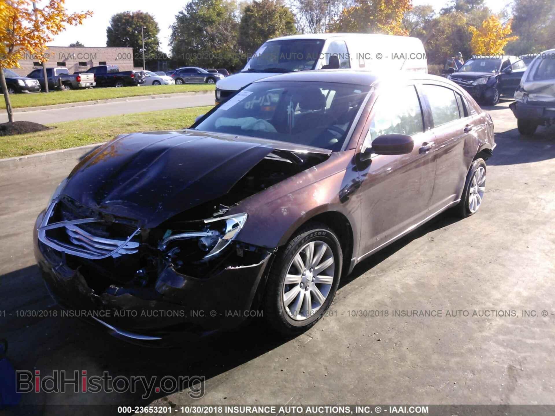 2013 Chrysler 200 - VIN: 1C3CCBBB4DN549745 - Photo 2