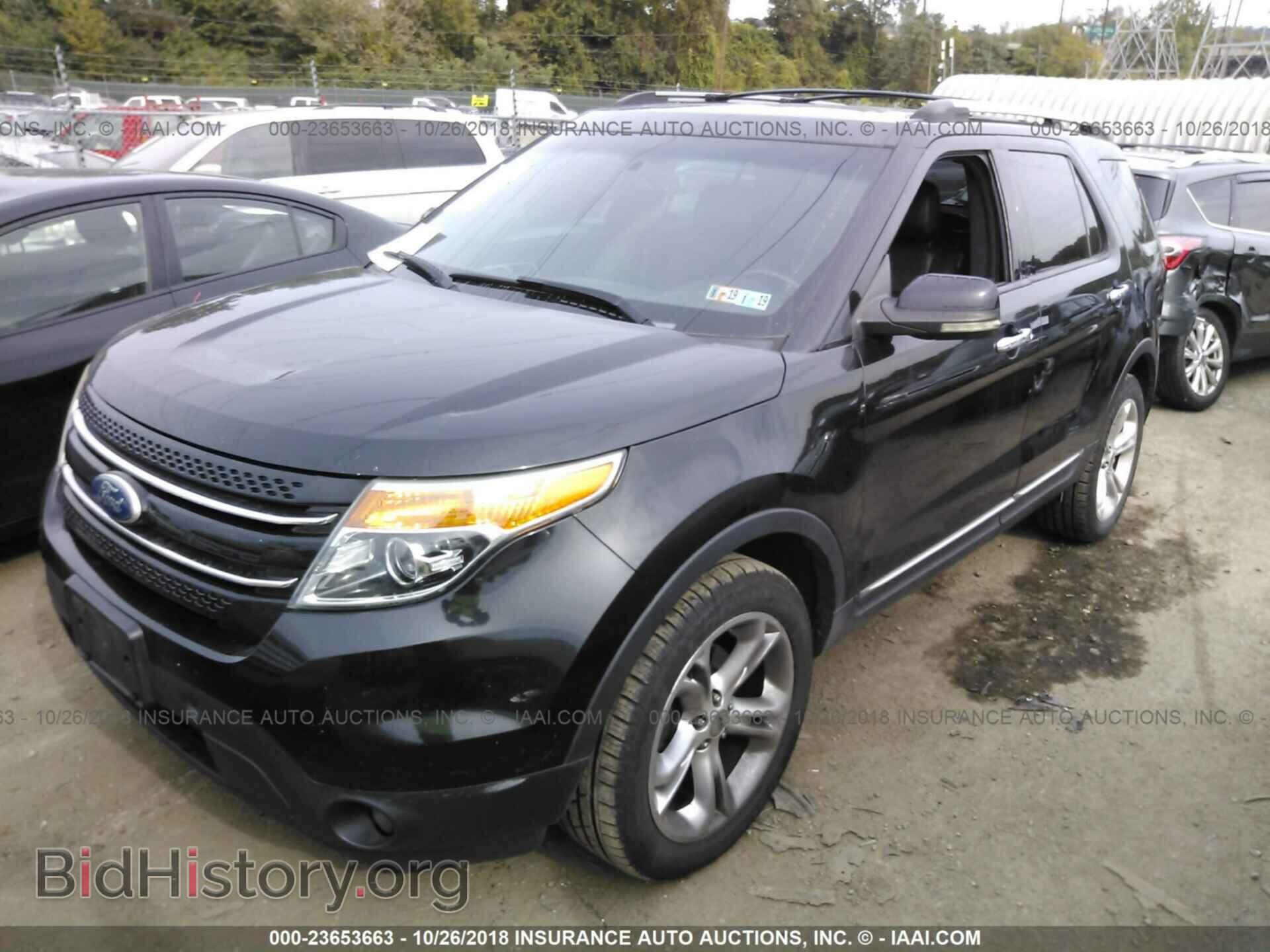 2011 Ford Explorer - VIN: 1FMHK8F86BGA17089 - Фото 2