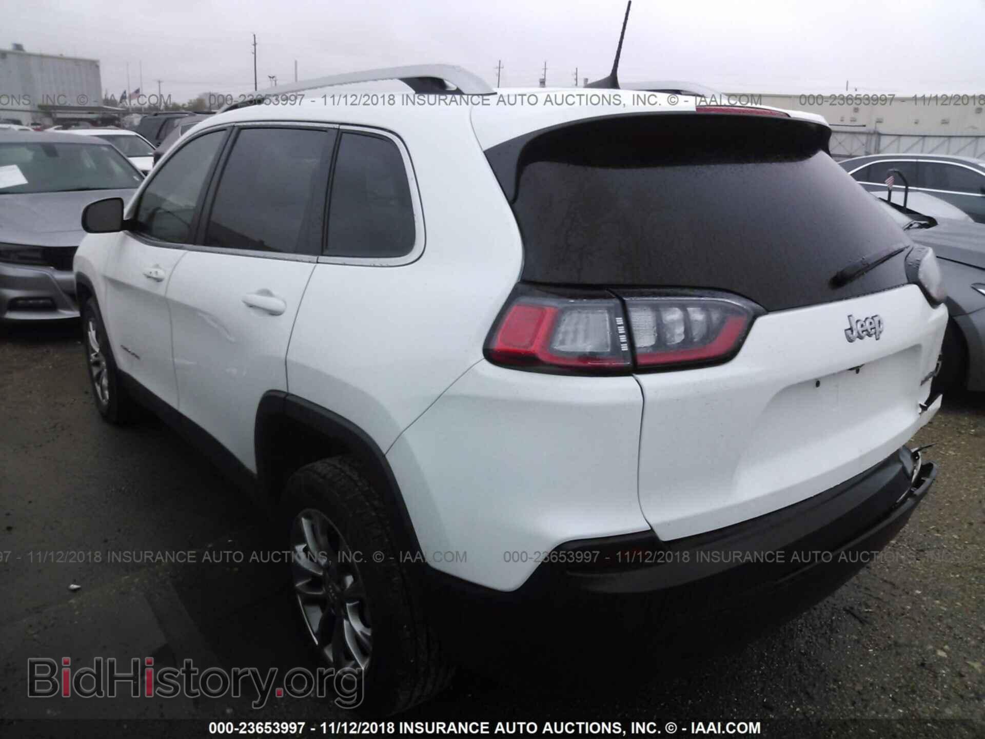 2019 Jeep Cherokee - VIN: 1C4PJLLB0KD184183 - Photo 3