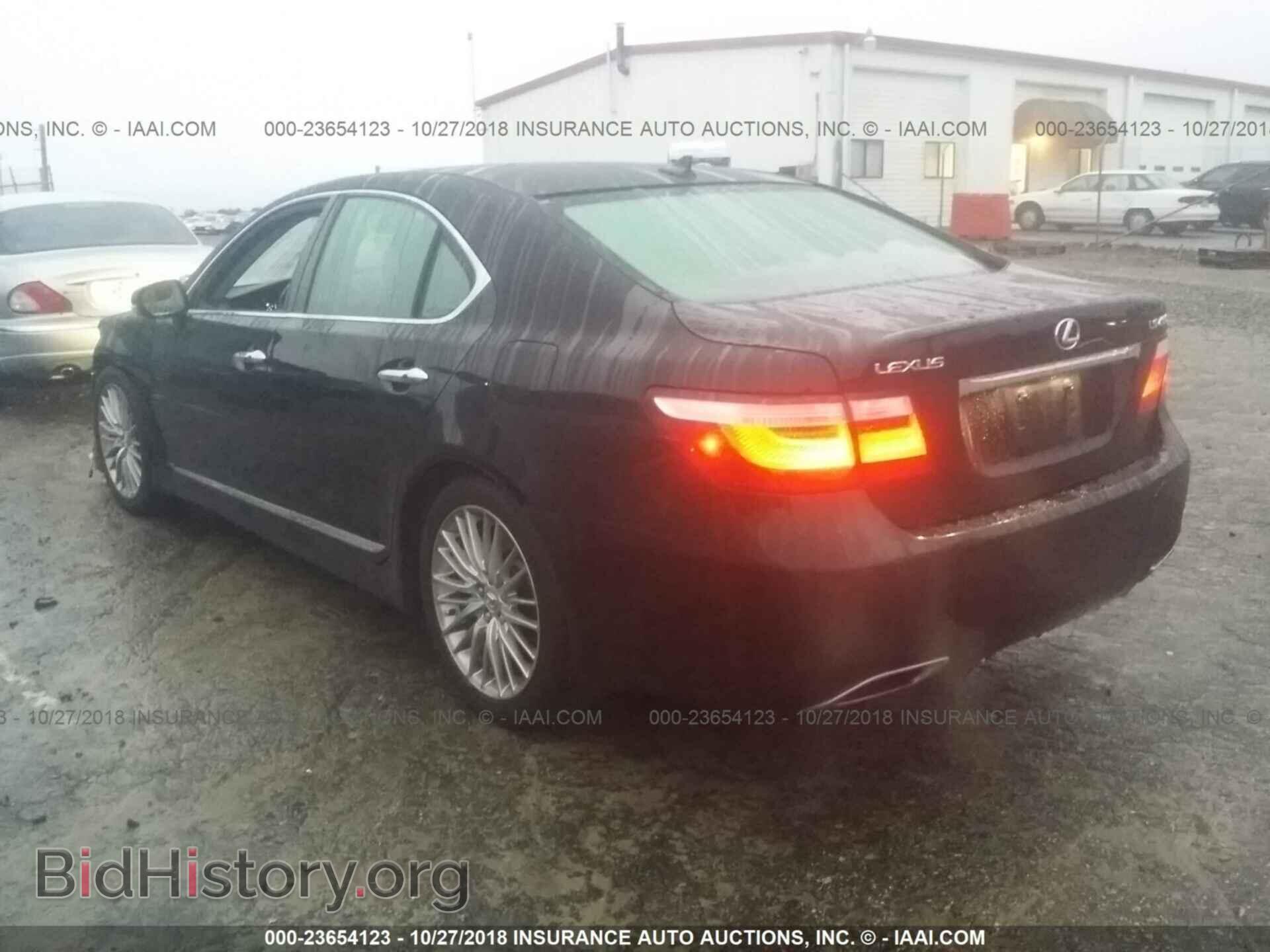 2011 Lexus Ls - VIN: JTHBL5EF3B5103315 - Photo 3