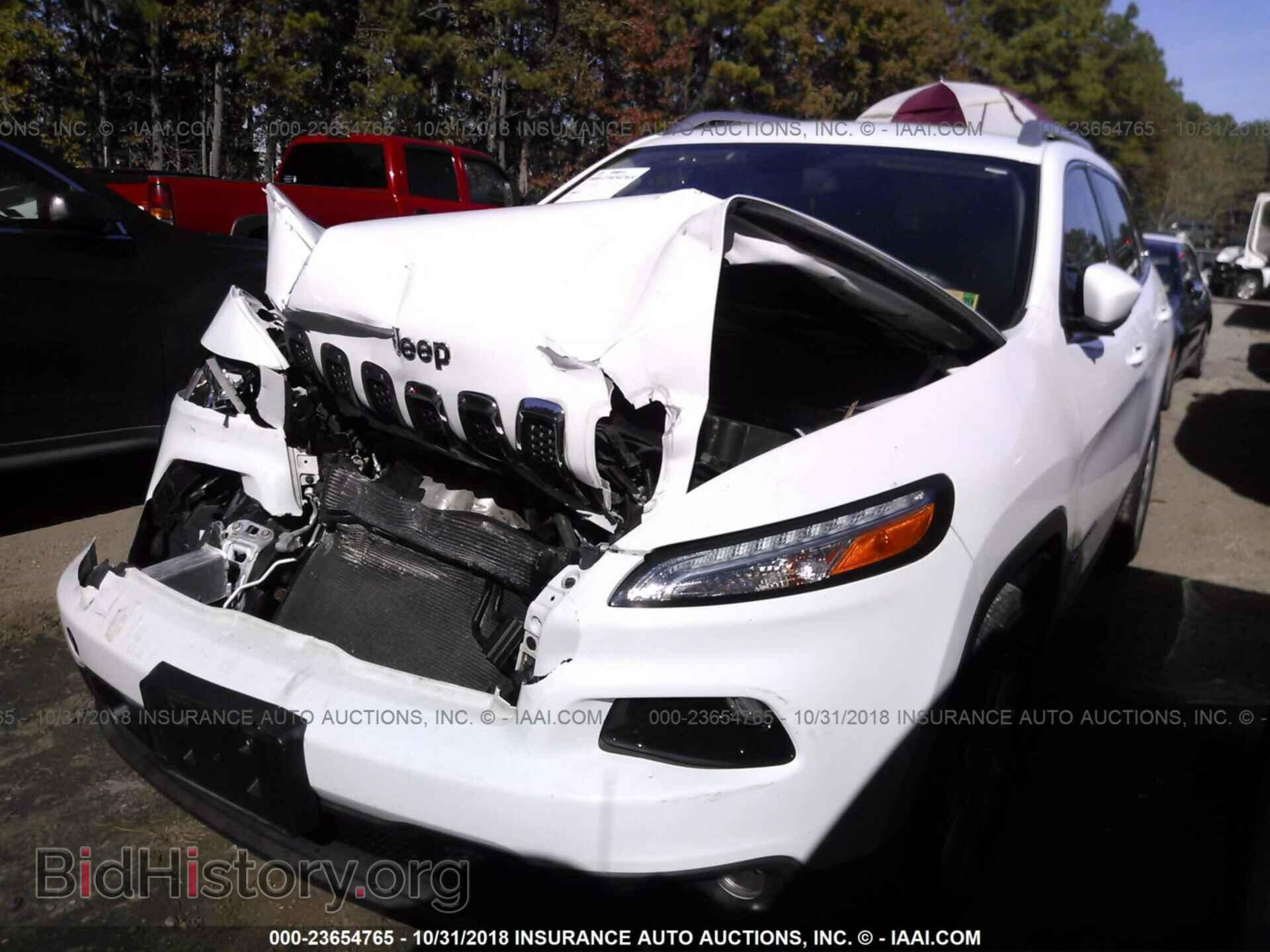 2014 Jeep Cherokee - VIN: 1C4PJMCBXEW169575 - Photo 2