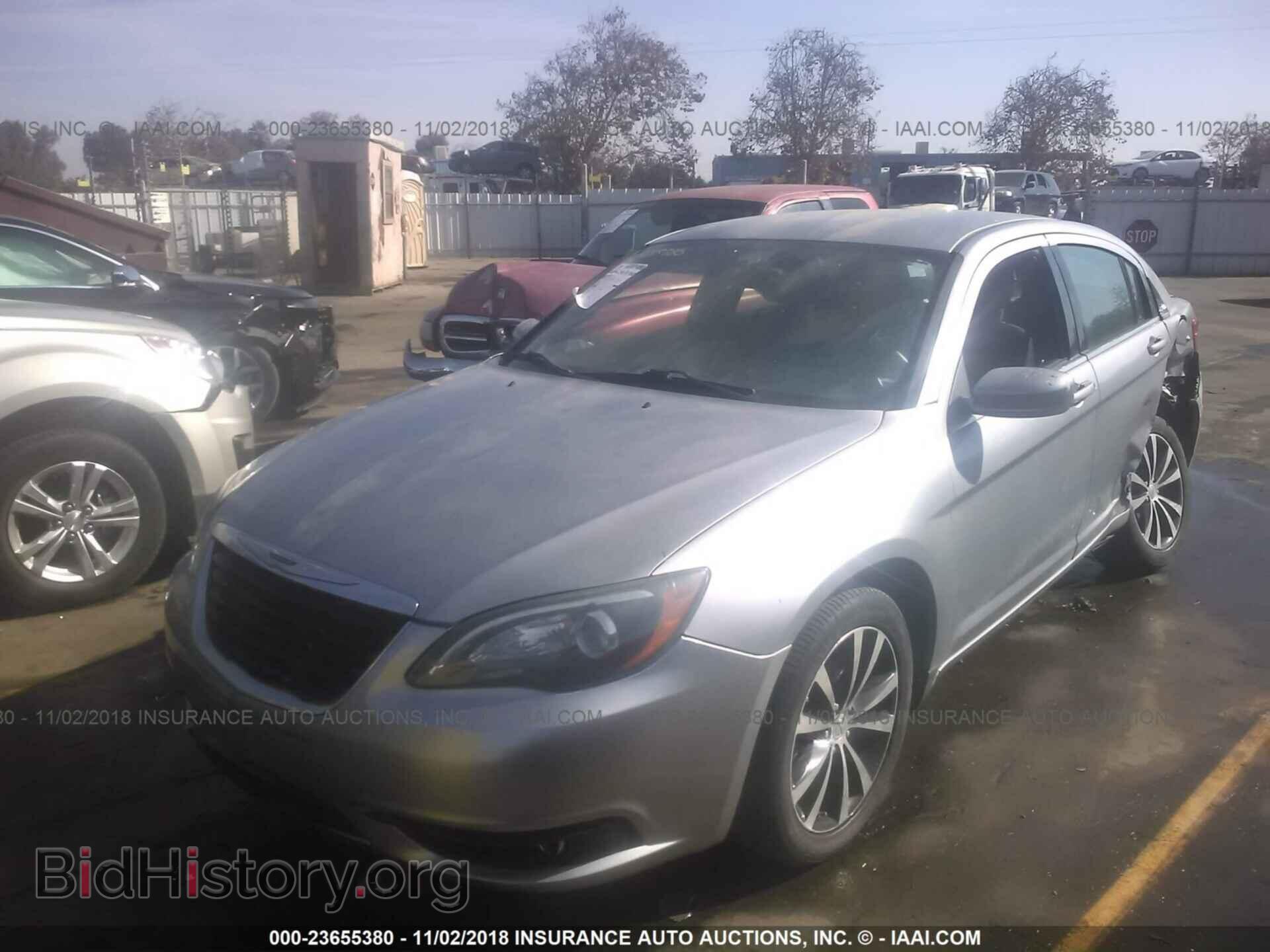 2013 Chrysler 200 - VIN: 1C3CCBBB2DN645860 - Photo 2