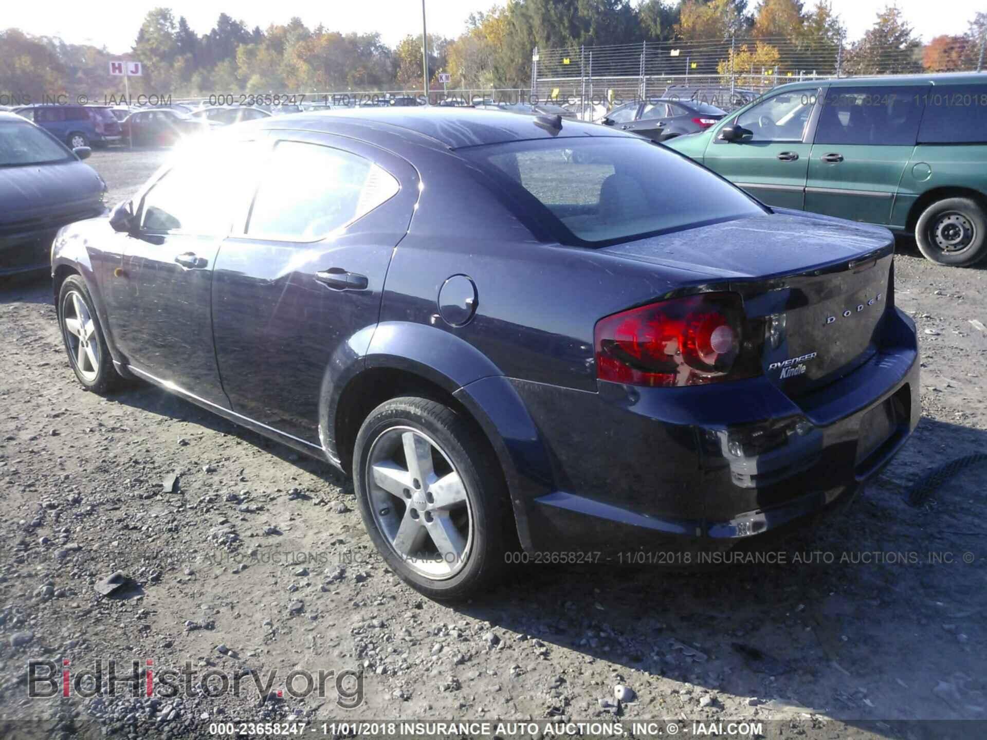 2011 Dodge Avenger - VIN: 1B3BD2FG4BN513529 - Photo 3