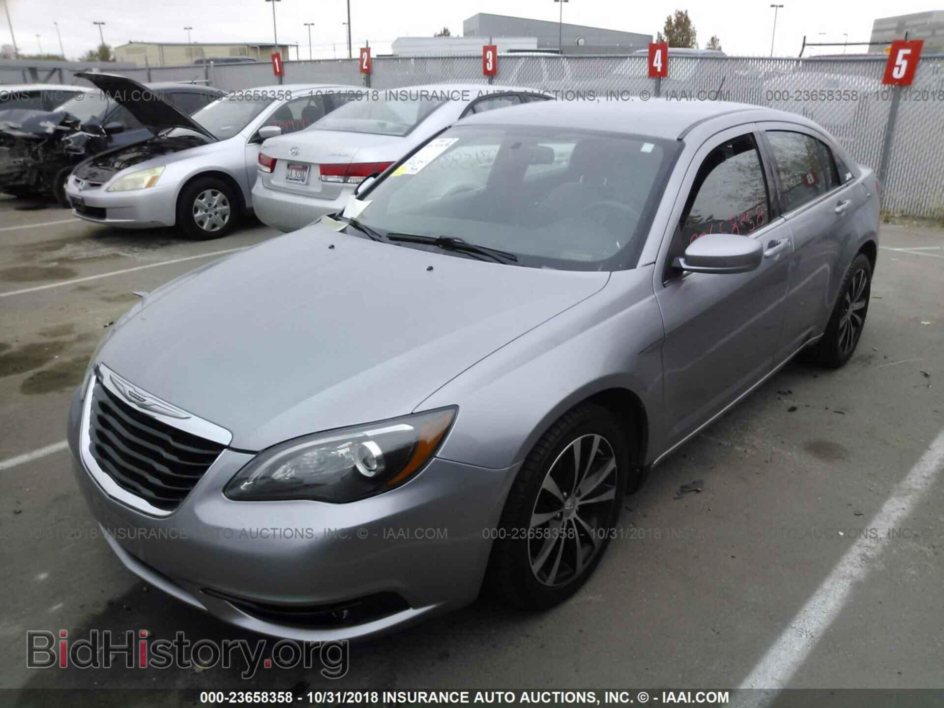 2013 Chrysler 200 - VIN: 1C3CCBCG3DN690073 - Фото 2