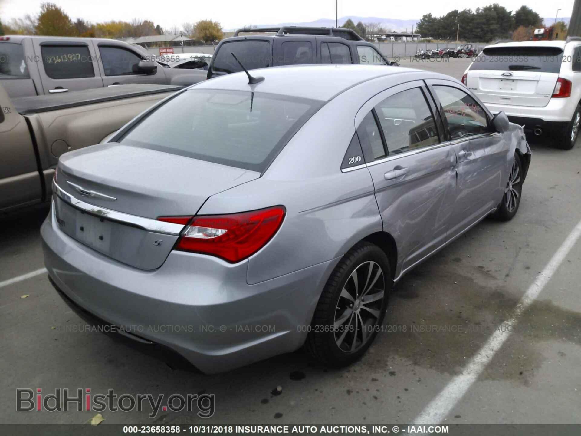 2013 Chrysler 200 - VIN: 1C3CCBCG3DN690073 - Фото 4