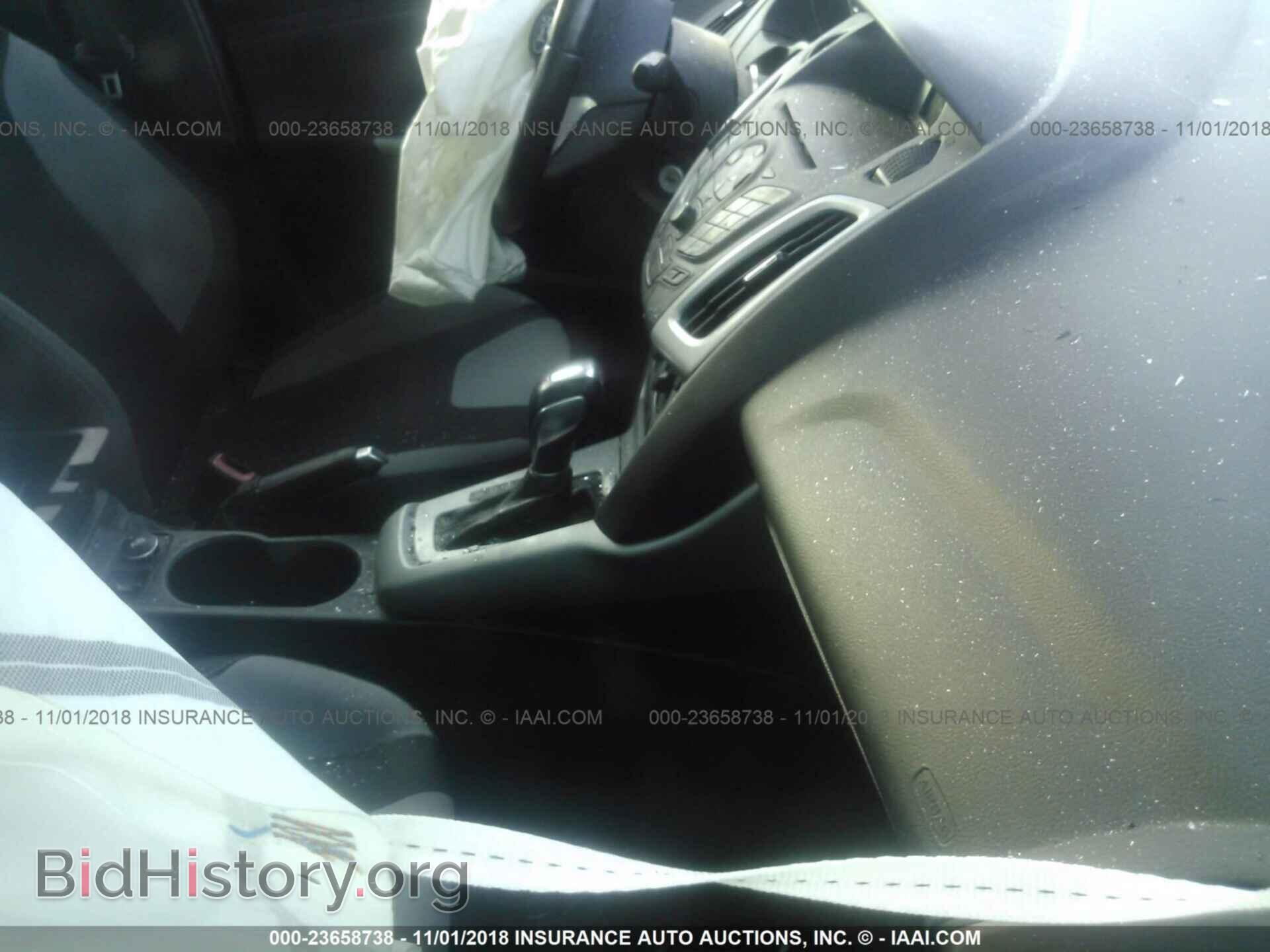 2012 Ford Focus - VIN: 1FAHP3F20CL220322 - Photo 5