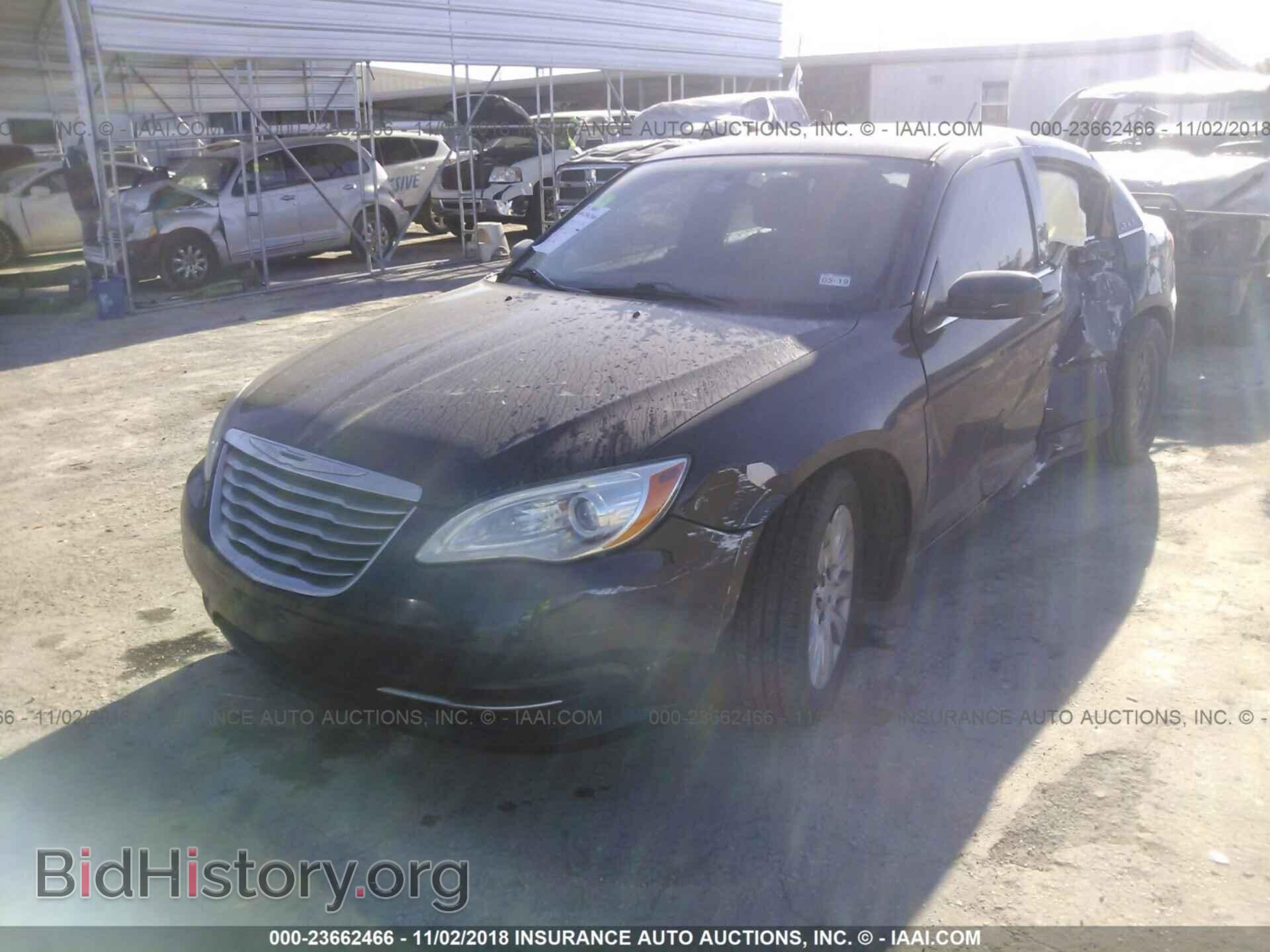 2014 Chrysler 200 - VIN: 1C3CCBAB6EN141492 - Photo 2