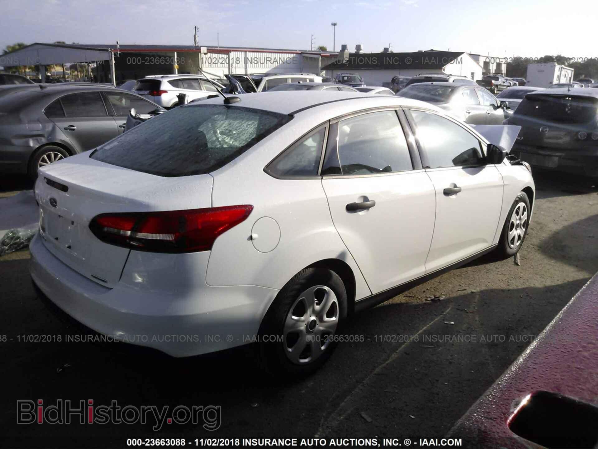 2016 Ford Focus - VIN: 1FADP3E20GL385776 - Фото 4
