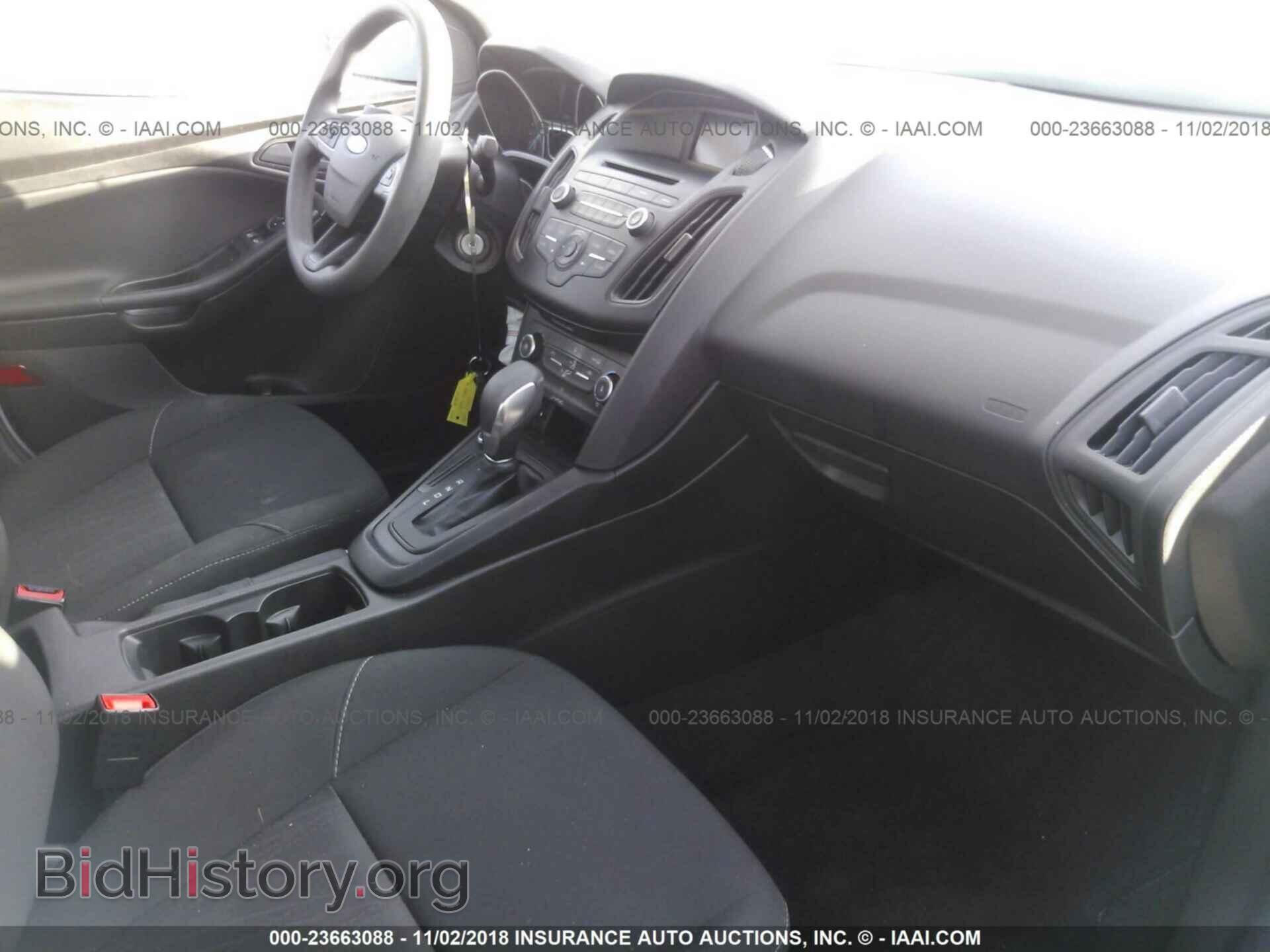2016 Ford Focus - VIN: 1FADP3E20GL385776 - Фото 5